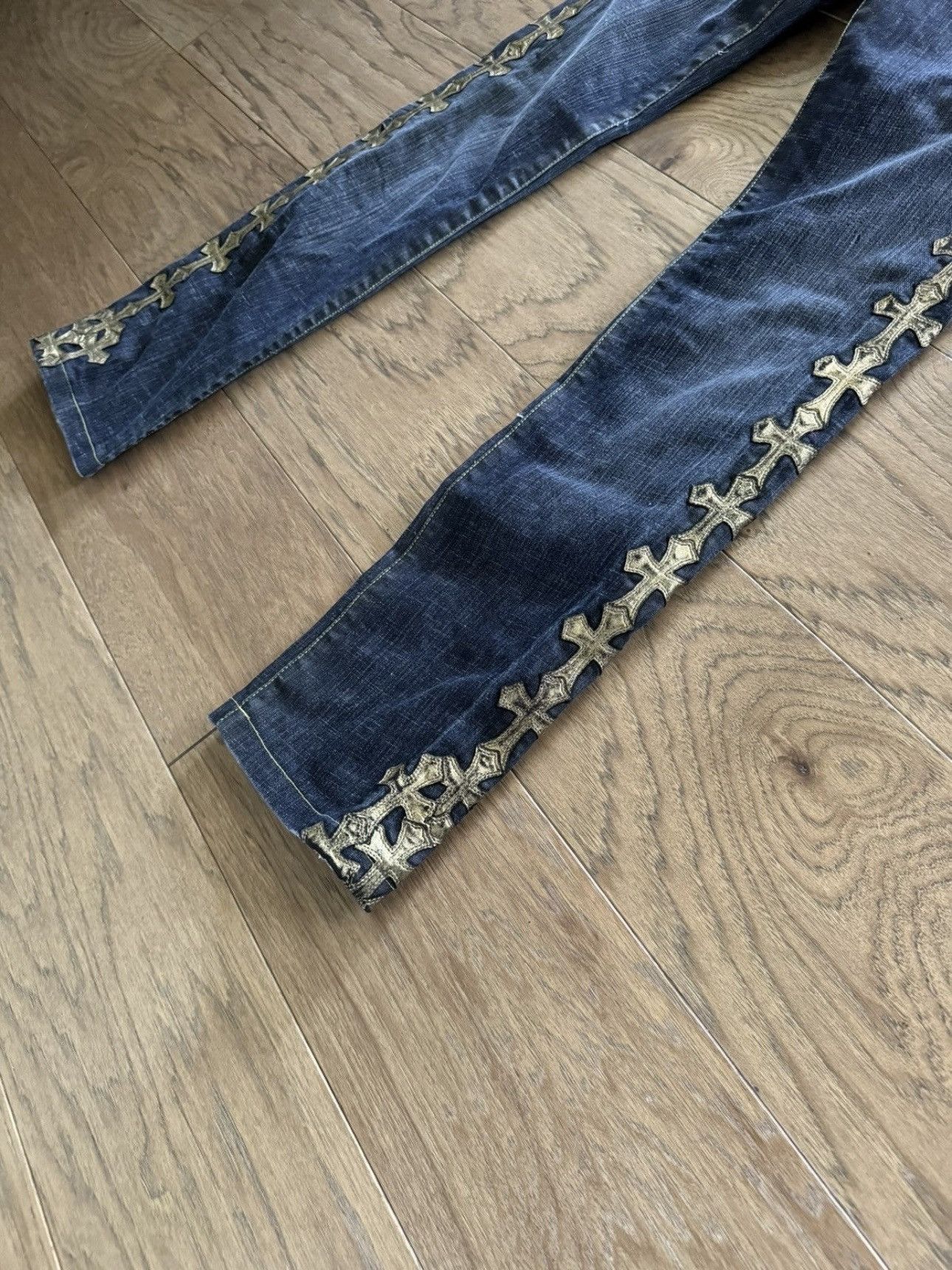 Chrome Hearts Chrome Hearts Notify Custom Gold Leather Cross Patch Denim Size 27" / US 4 / IT 40 - 7 Thumbnail