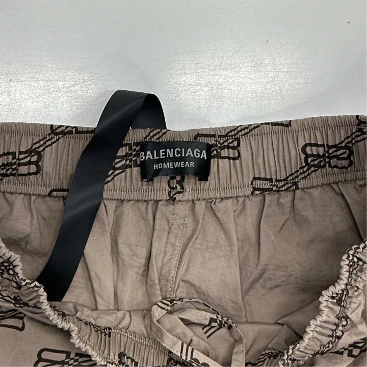 Balenciaga Balenciaga Balenciaga SS22 Logo Print Casual Shorts -2507 Size US 44 / EU 60 - 2 Thumbnail