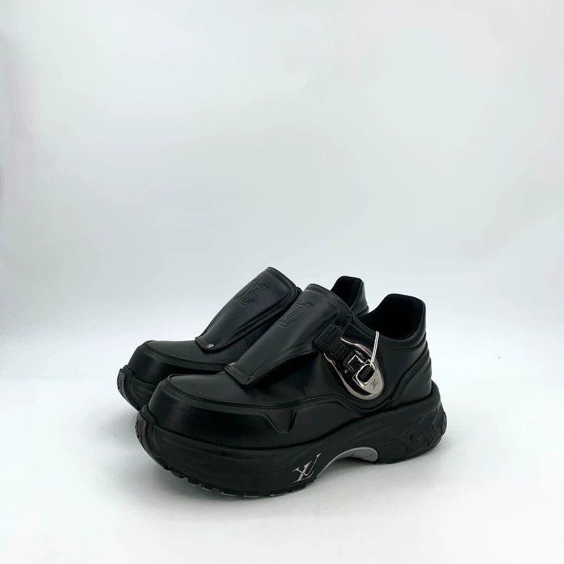 Louis Vuitton Louis Vuitton Black Leather Round Toe Platform Buckle Casu Size US 8.5 / EU 41-42 - 1 Thumbnail