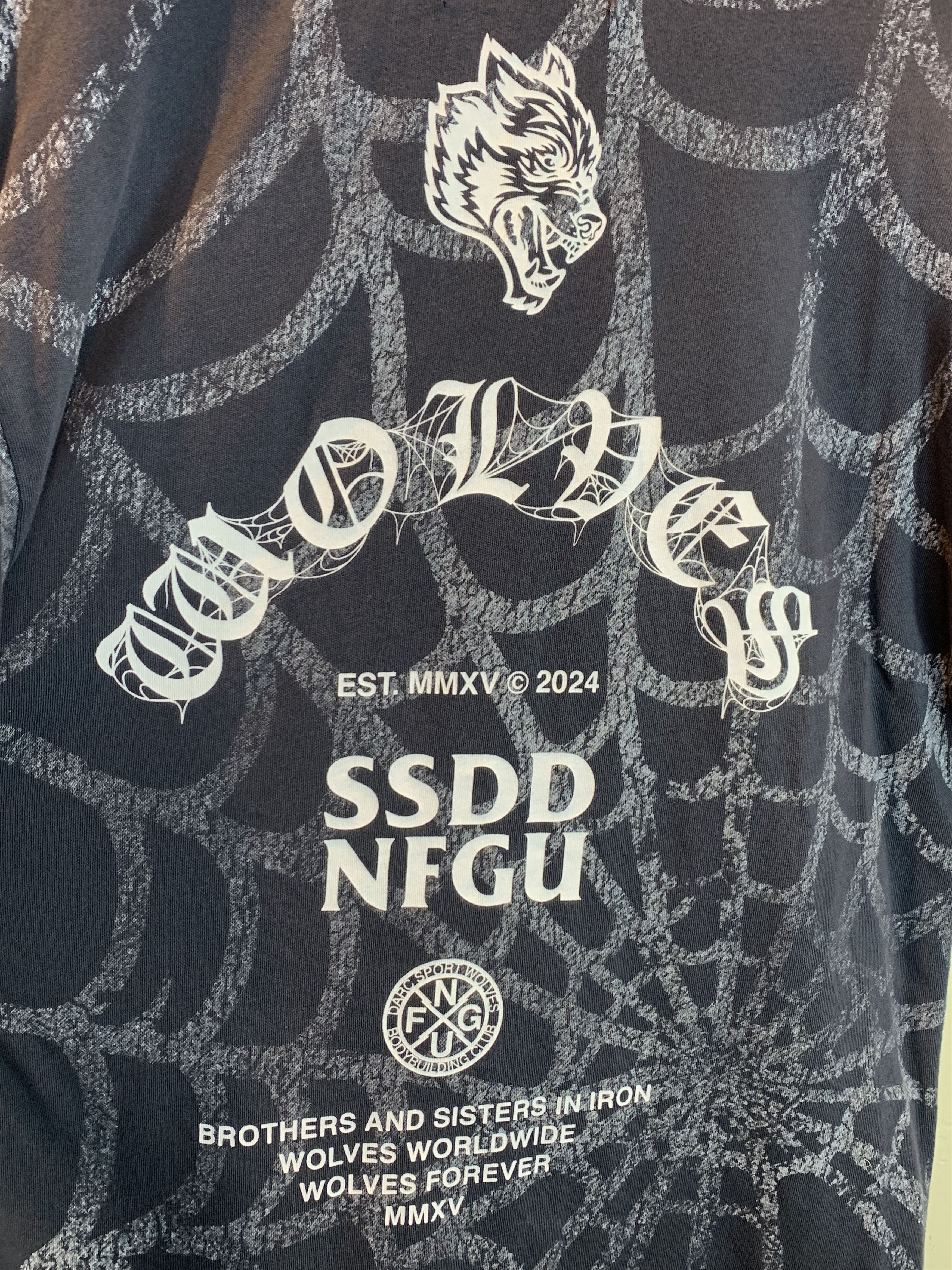 Darc Sport *RARE* Darc Sport Wolves 1603 of 2000 Spider Web T-Shirt Size US M / EU 48-50 / 2 - 4 Thumbnail