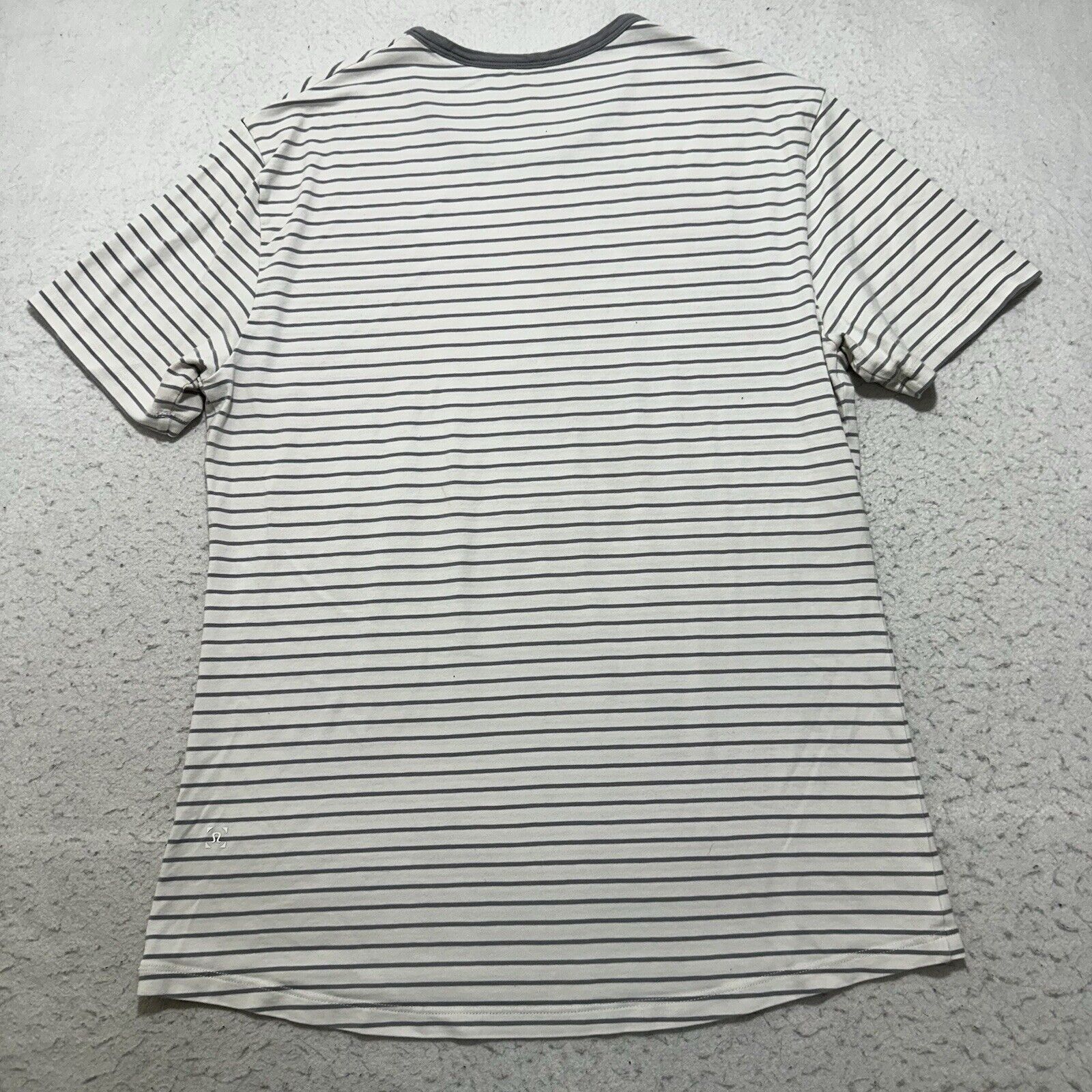 Lululemon Lululemon Medium Gray White Striped T Shirt Pima Cotton Size US M / EU 48-50 / 2 - 8 Thumbnail