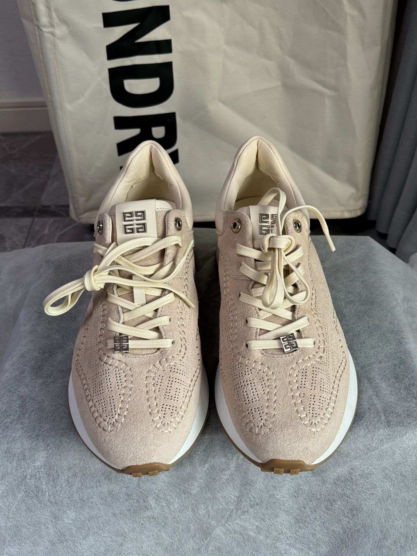 Givenchy Givenchy Beige Suede Sneakers 40.5 Unisex Size US 7.5 / EU 40-41 - 2 Thumbnail