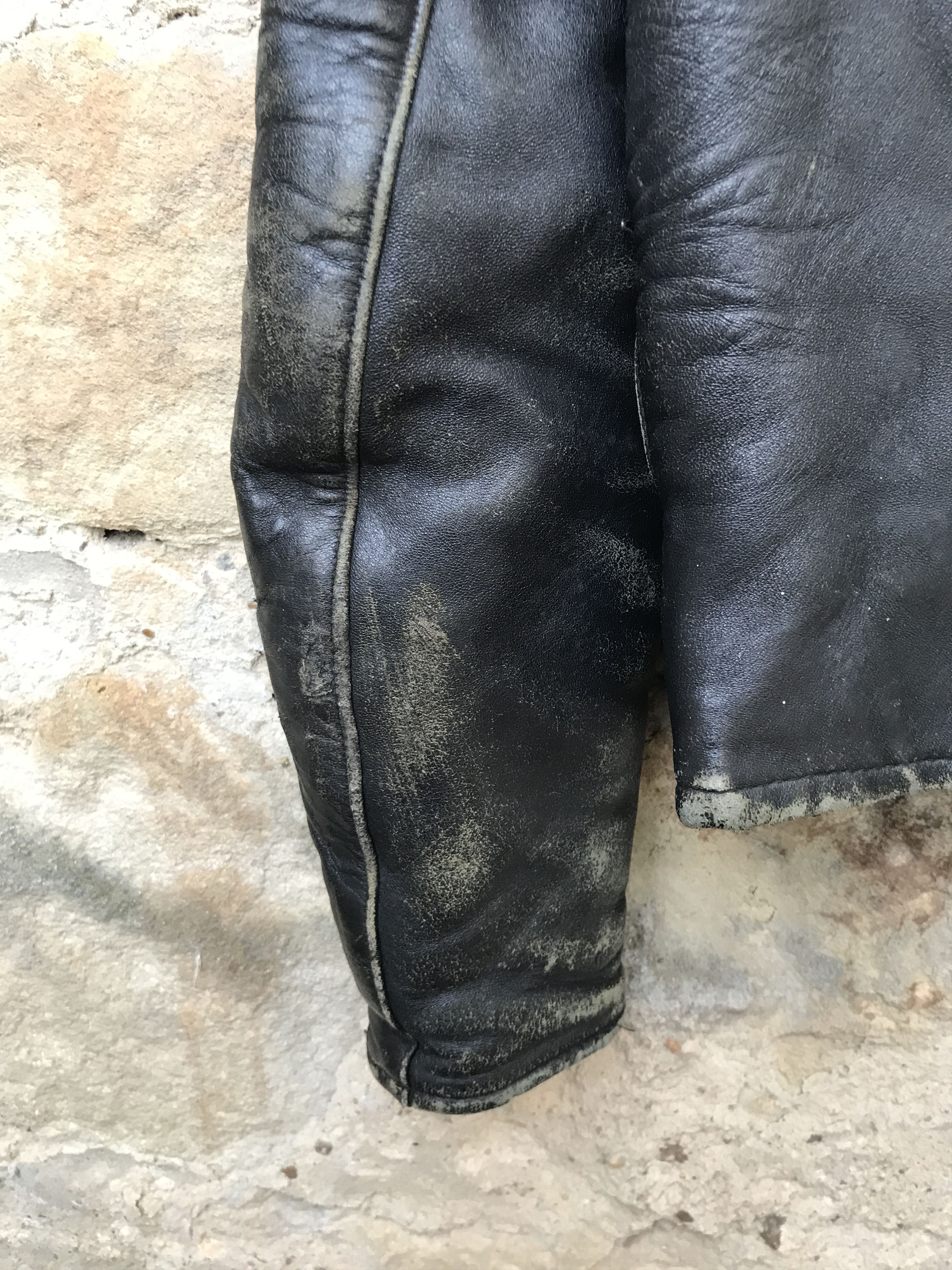 Vintage Amazing Vintage 60s Mascot Distressed Leather Biker Jacket Size US M / EU 48-50 / 2 - 11 Thumbnail