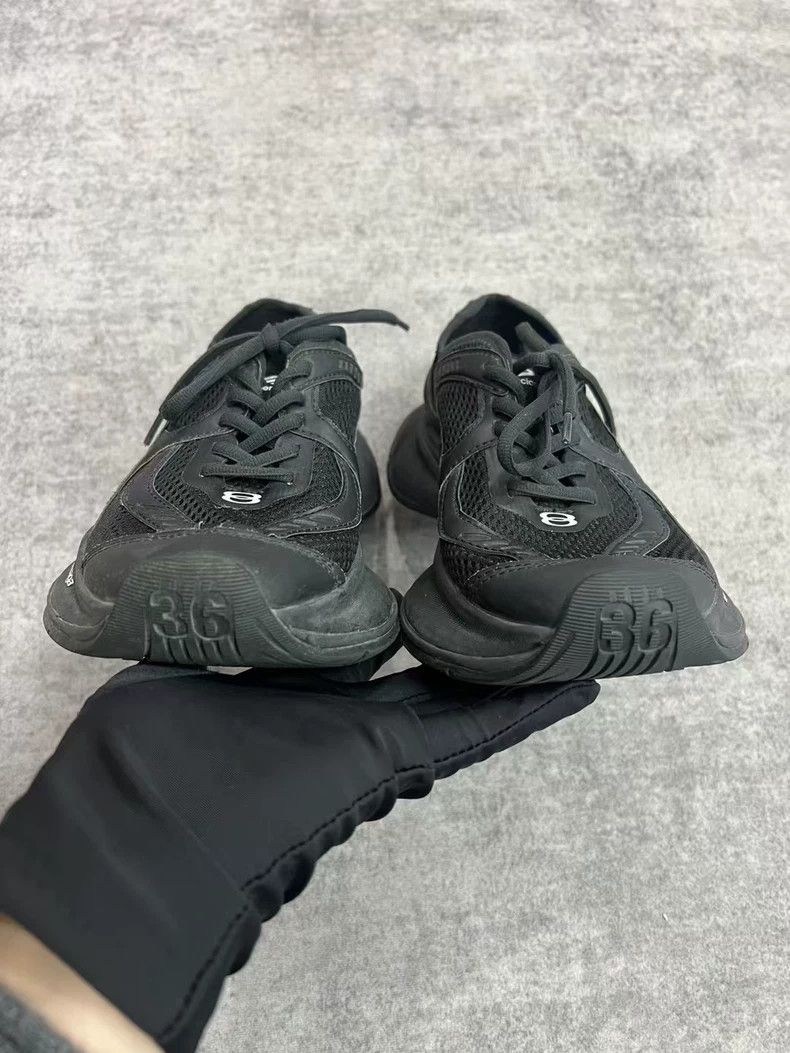 Balenciaga Balenciaga size 36 Circuit Sneakers Black Sneakers shoes 25 Size US 5 / EU 37 - 3 Thumbnail