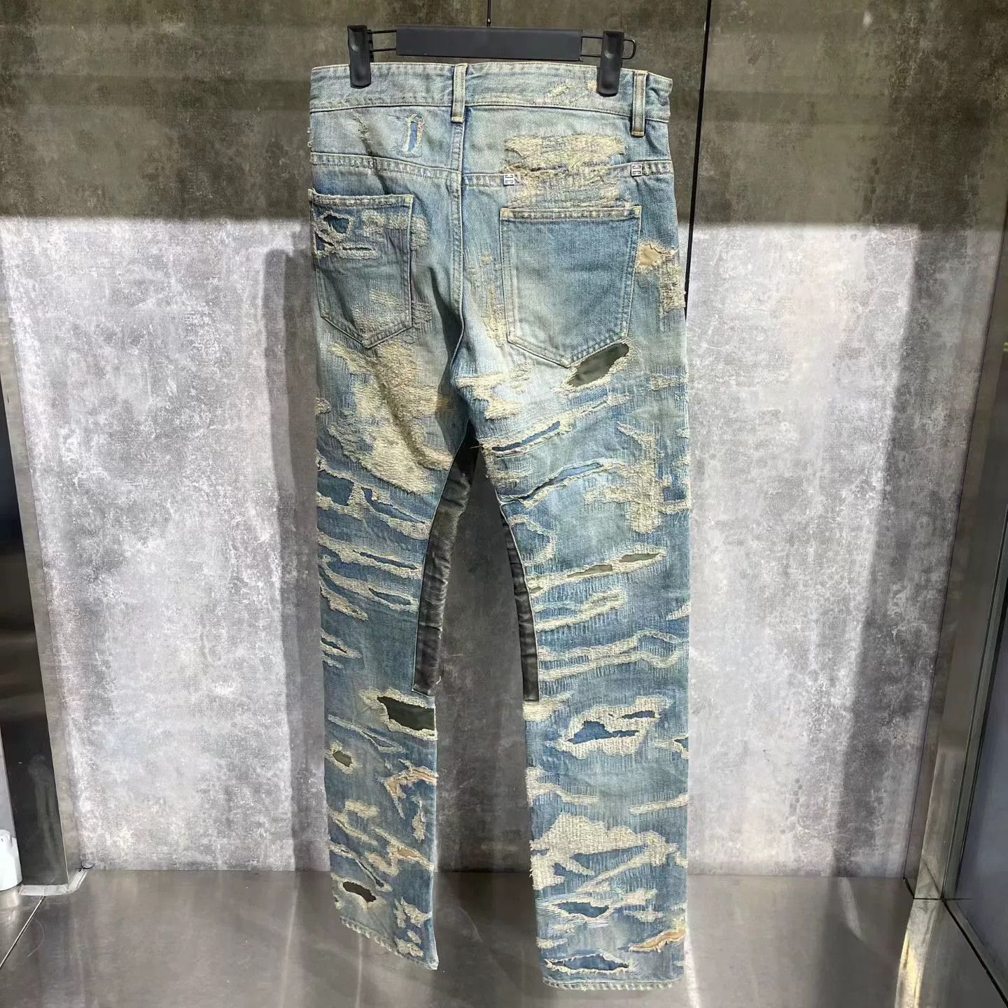 Givenchy Givenchy Retro Denim Denim Jeans 34 Men Size US 34 / EU 50 - 1 Thumbnail