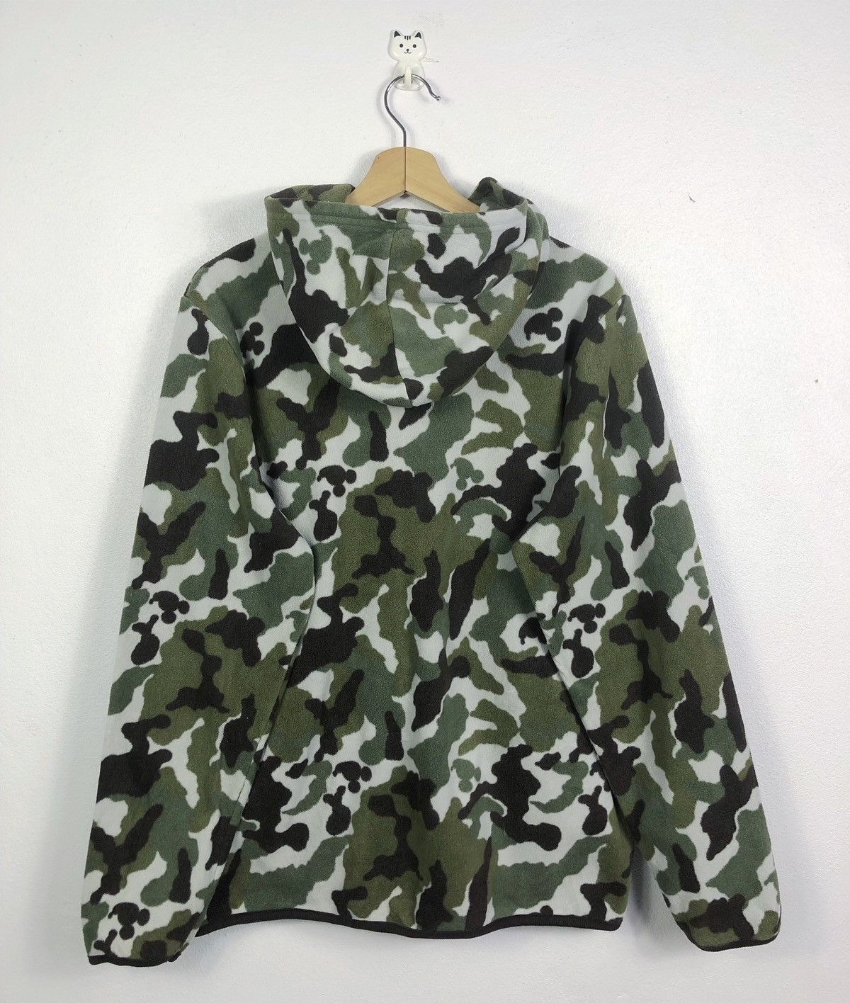 Mickey Mouse × Vintage Rare Vintage Disney Mickey Mouse Camo Hoodie Size US L / EU 52-54 / 3 - 6 Thumbnail