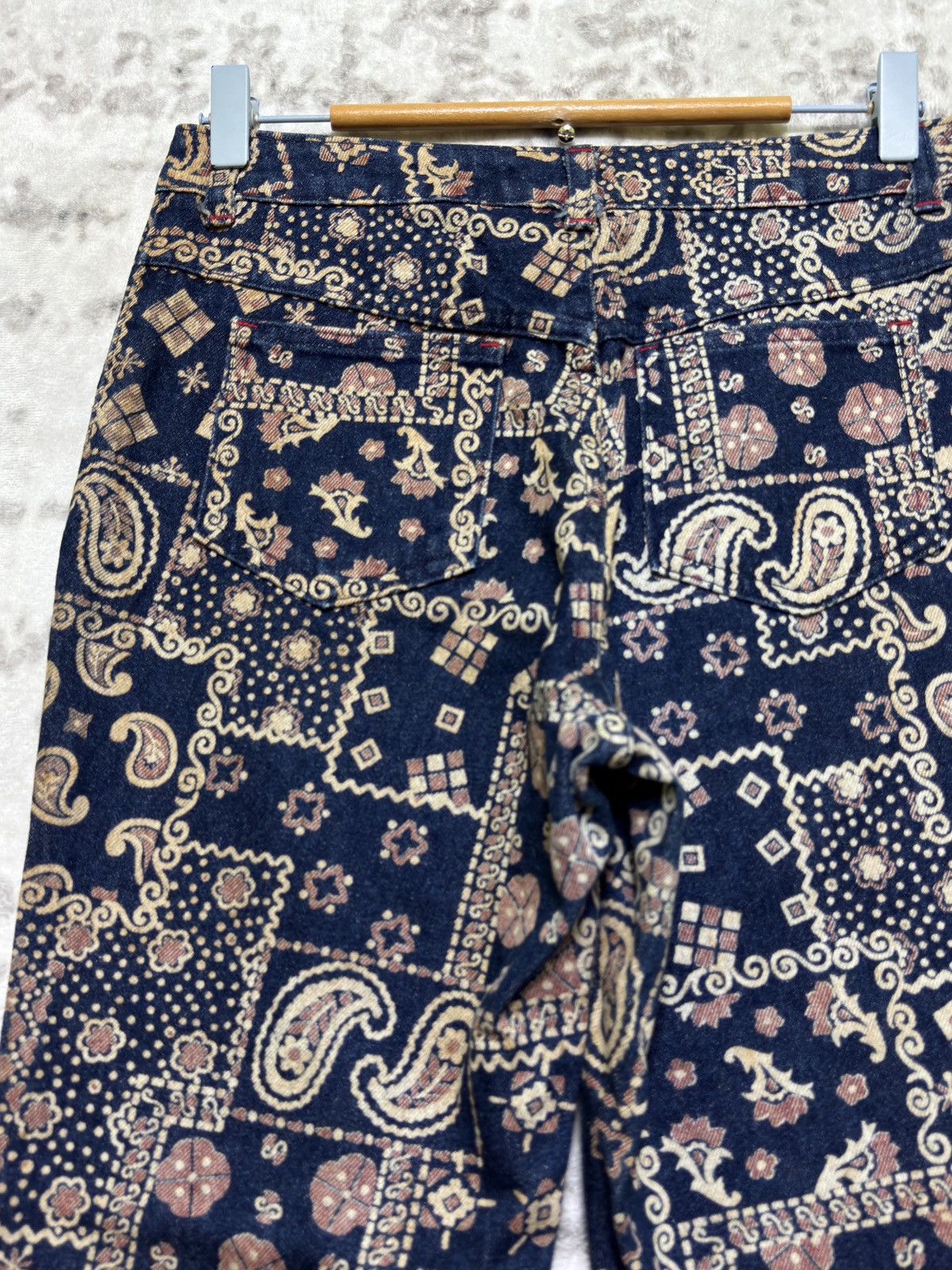 Vintage Vintage Paisley Bandana Print Flare Denim Bell Bottom Size US 27 - 10 Thumbnail