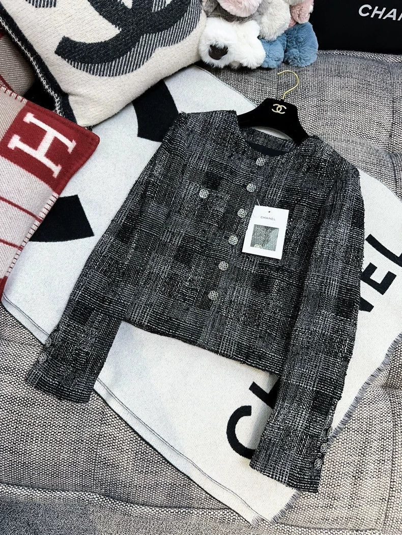 Chanel Chanel 22A Tweed Jacket with Crystal Buttons Size M / US 6-8 / IT 42-44 - 7 Thumbnail
