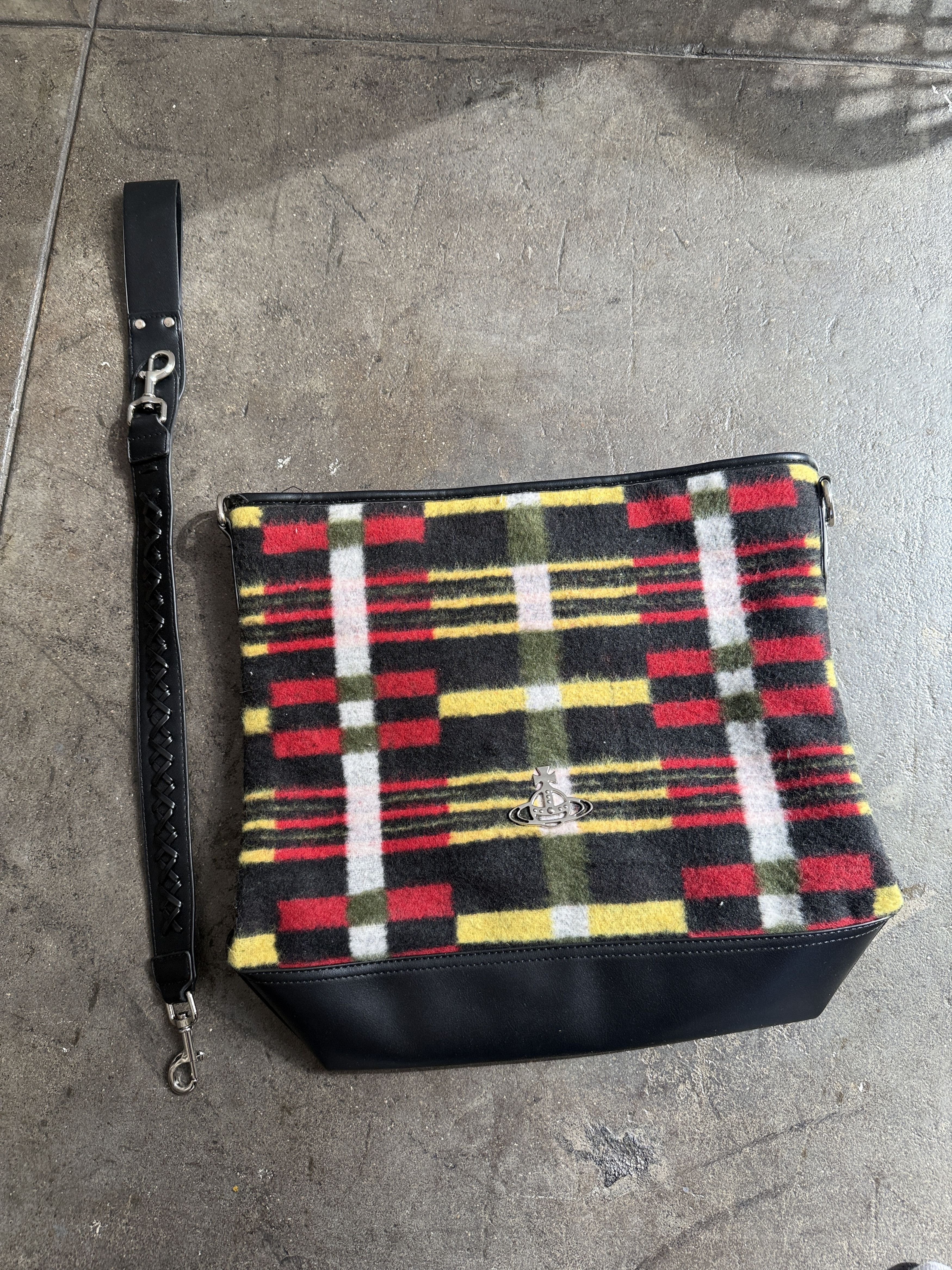 Vivienne Westwood Brand New Bucket Bag w/ Wool and Detachable Strap Size ONE SIZE - 6 Thumbnail