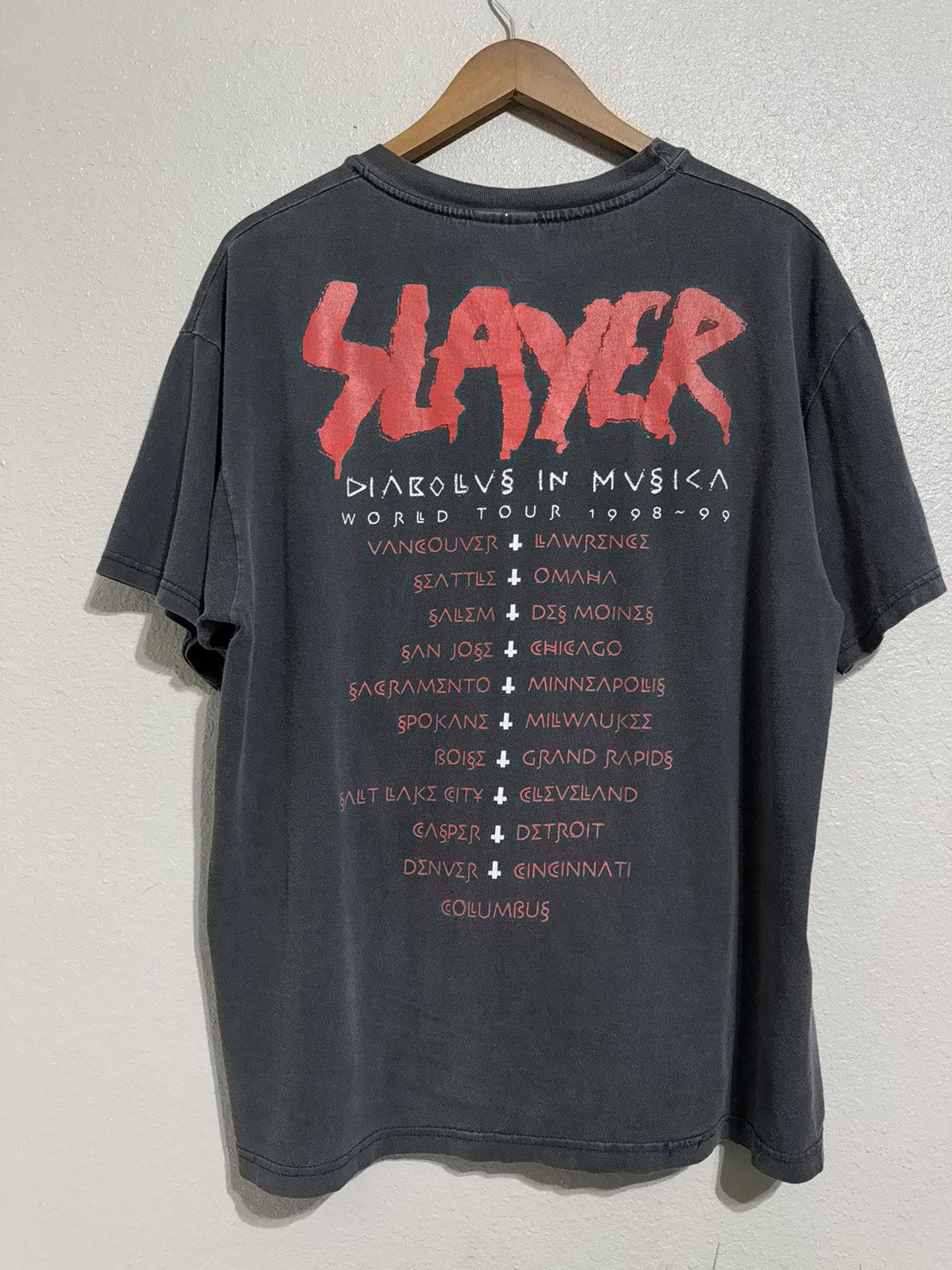 Slayer × Vintage Vintage 90s Slayer Diablous in Musica 1998 Size US L / EU 52-54 / 3 - 5 Thumbnail