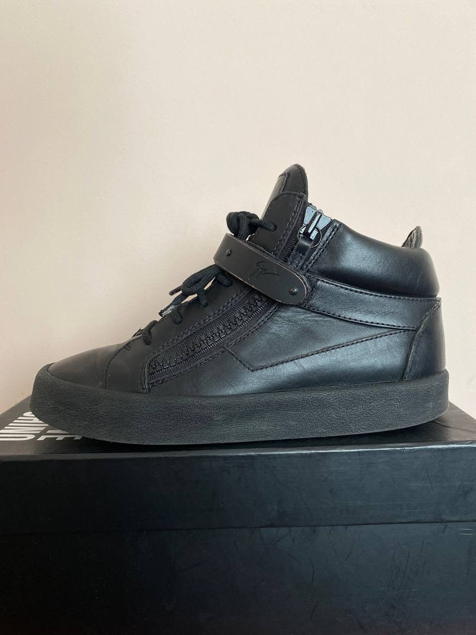 Giuseppe Zanotti Giuseppe Zanotti May London Black Size 38.5 Size US 6 / EU 39 - 12 Thumbnail