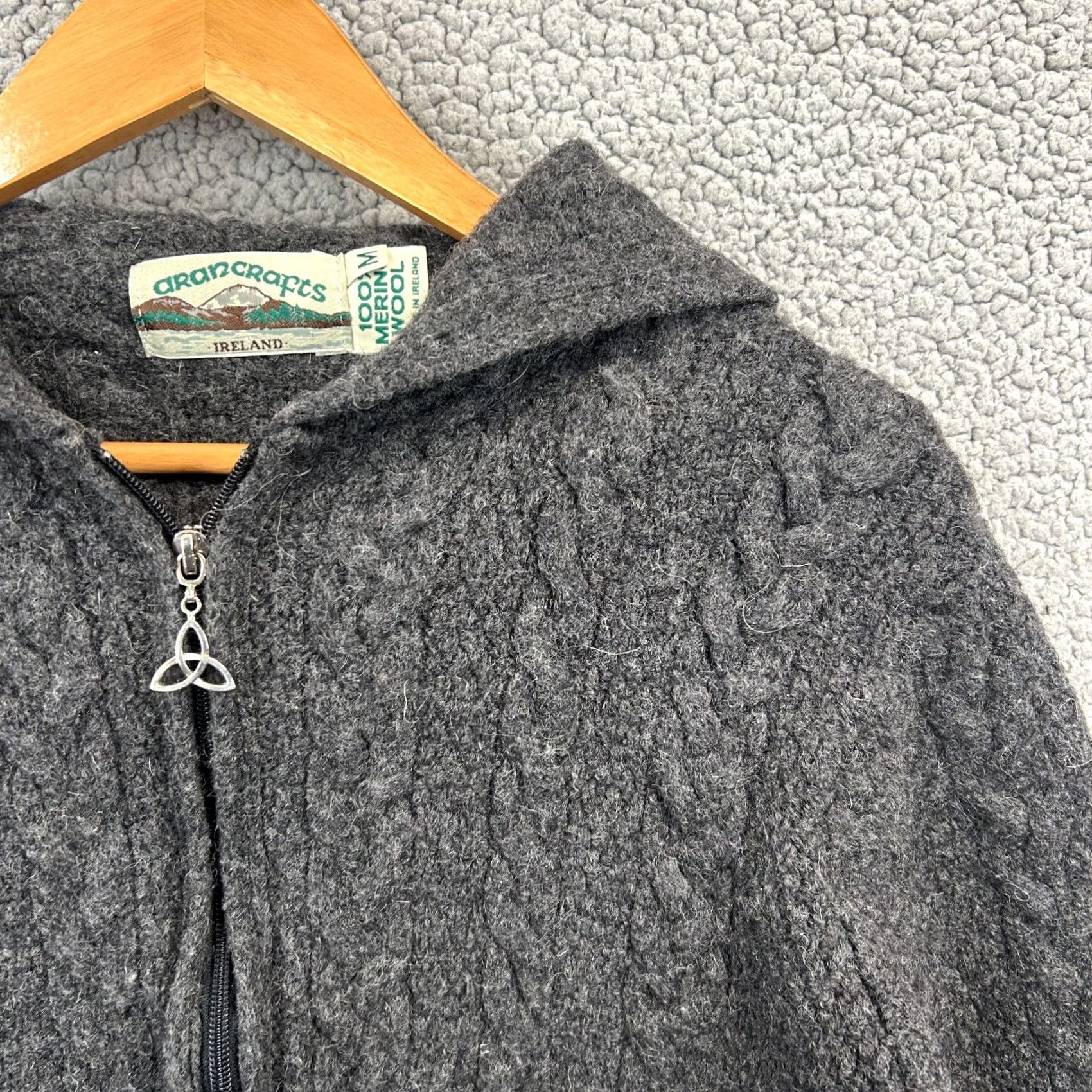 Vintage Aran Crafts Hooded Irish Cable-Knit Merino Wool Sweater Green Full Zip Women’s M Size M / US 6-8 / IT 42-44 - 2 Thumbnail