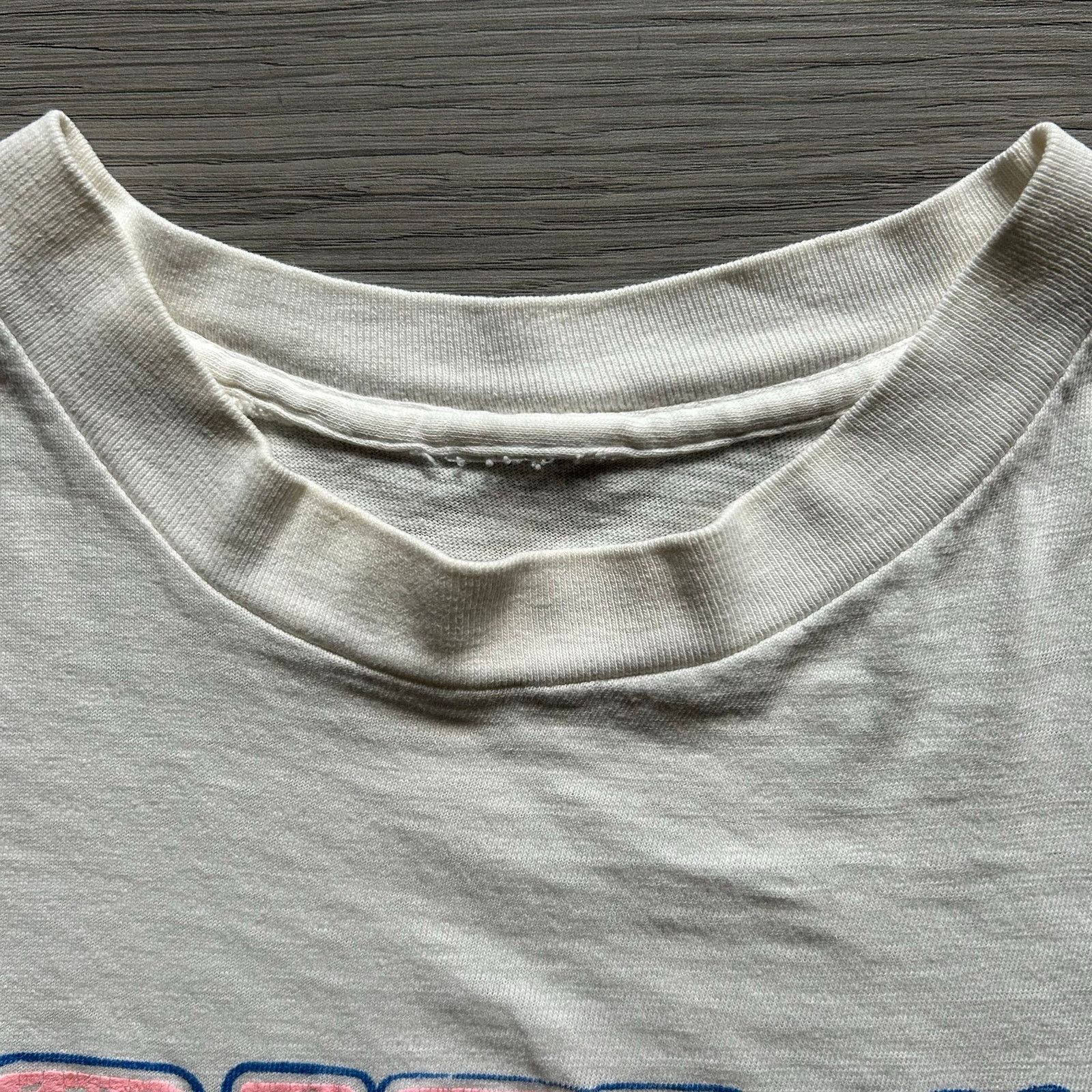 Guess Vtg 80s GUESS Products Vintage Puff Print Star Logo T-Shirt Size US XL / EU 56 / 4 - 3 Thumbnail