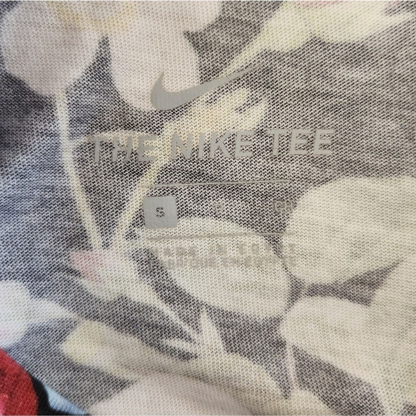 Nike Nike The Tee Floral T-Shirt Small Size S / US 4 / IT 40 - 6 Thumbnail
