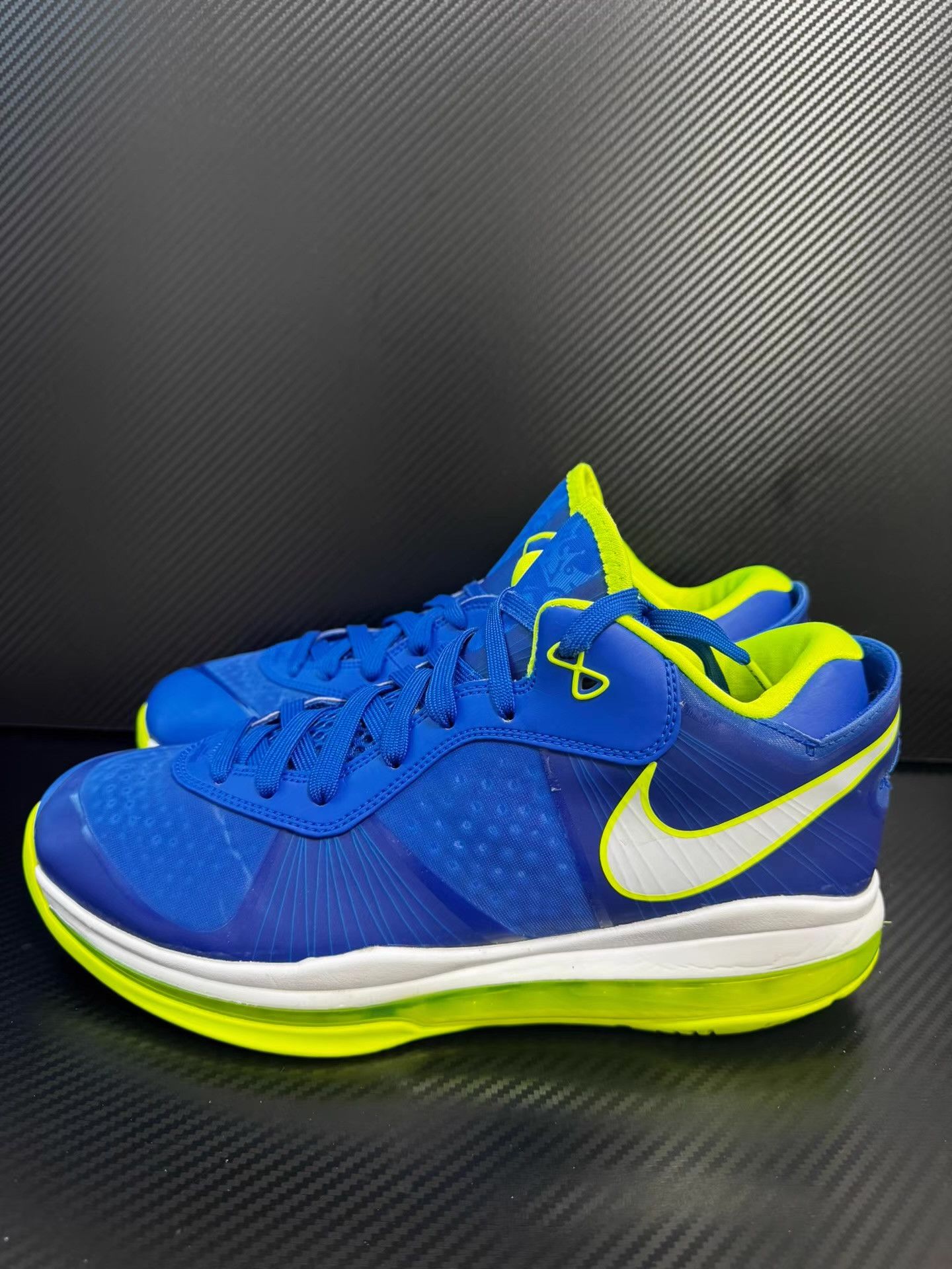 Nike Nike LeBron 8 V/2 Low Q10 Size US 9.5 / EU 42-43 - 1 Thumbnail