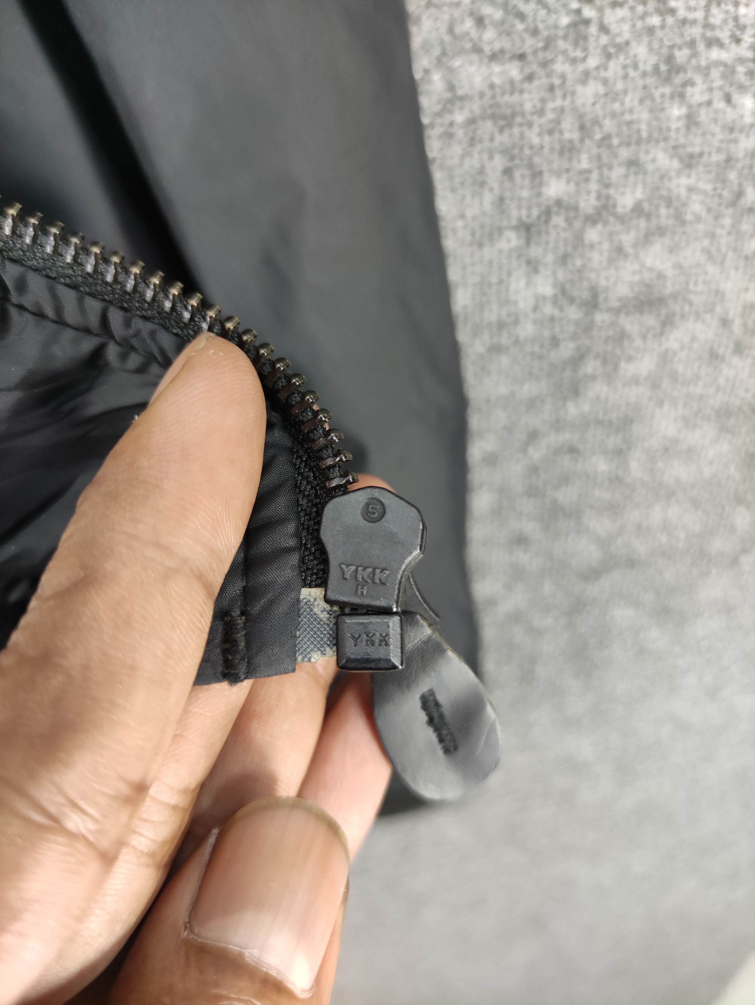 Uniqlo Uniqlo Black Bomber Jacket Zipper Size US L / EU 52-54 / 3 - 6 Thumbnail