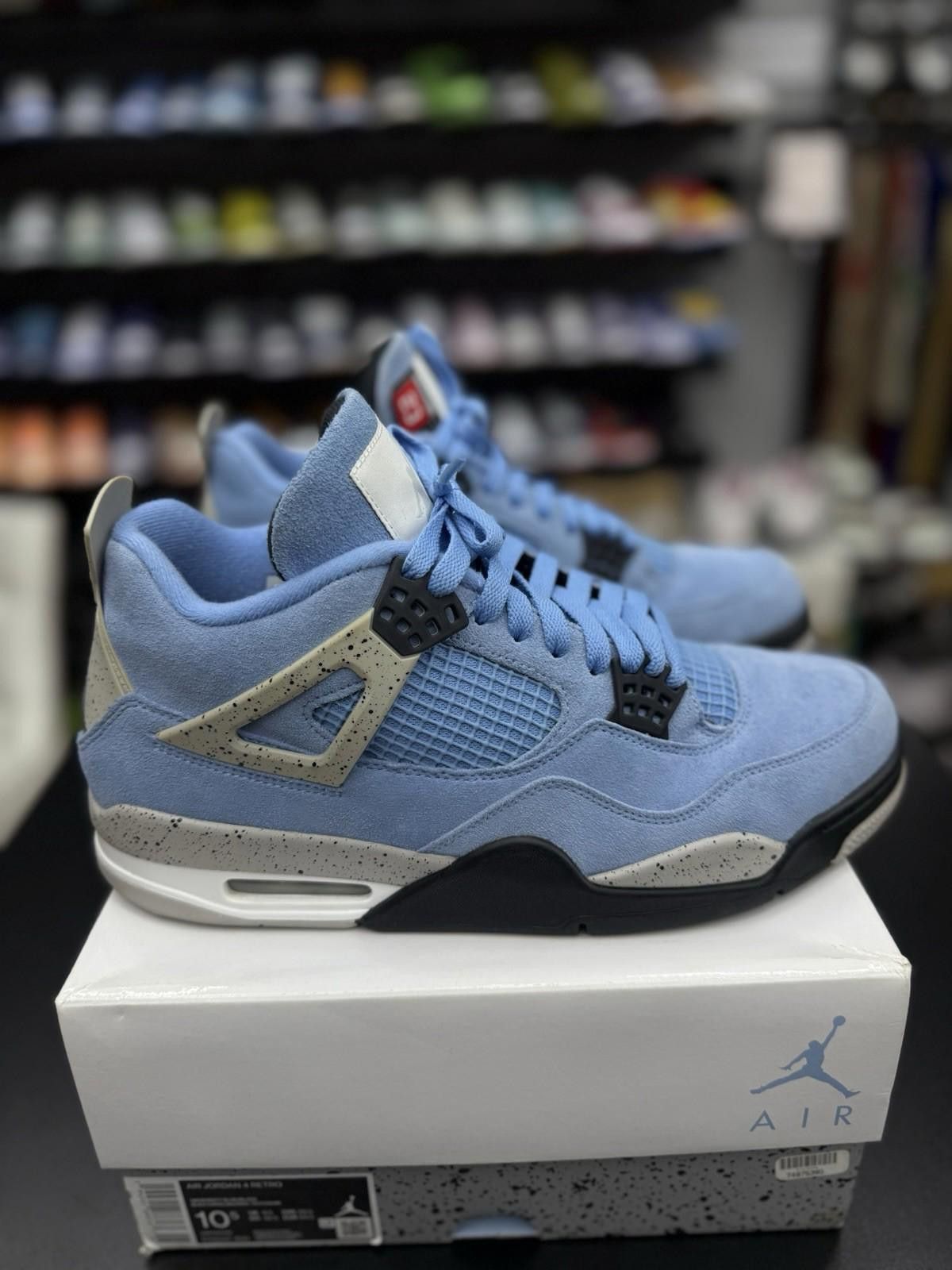 Jordan Brand Size 10.5 - Air Jordan 4 Retro University Blue/Black UNC Size US 10.5 / EU 43-44 - 1 Thumbnail