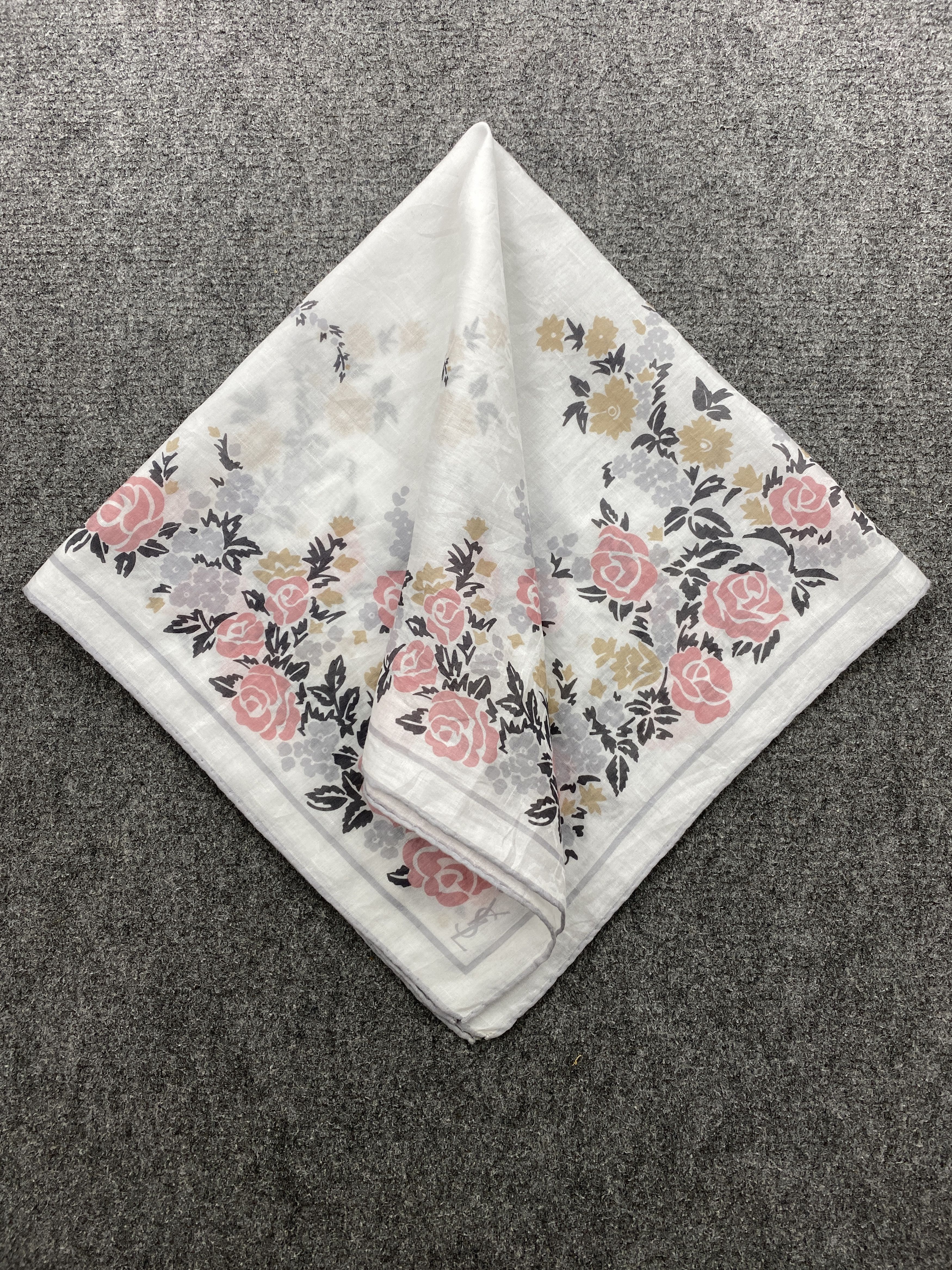 Vintage Yves Saint Laurent Handkerchief /Neckerchief HKC0741 Size ONE SIZE - 3 Thumbnail