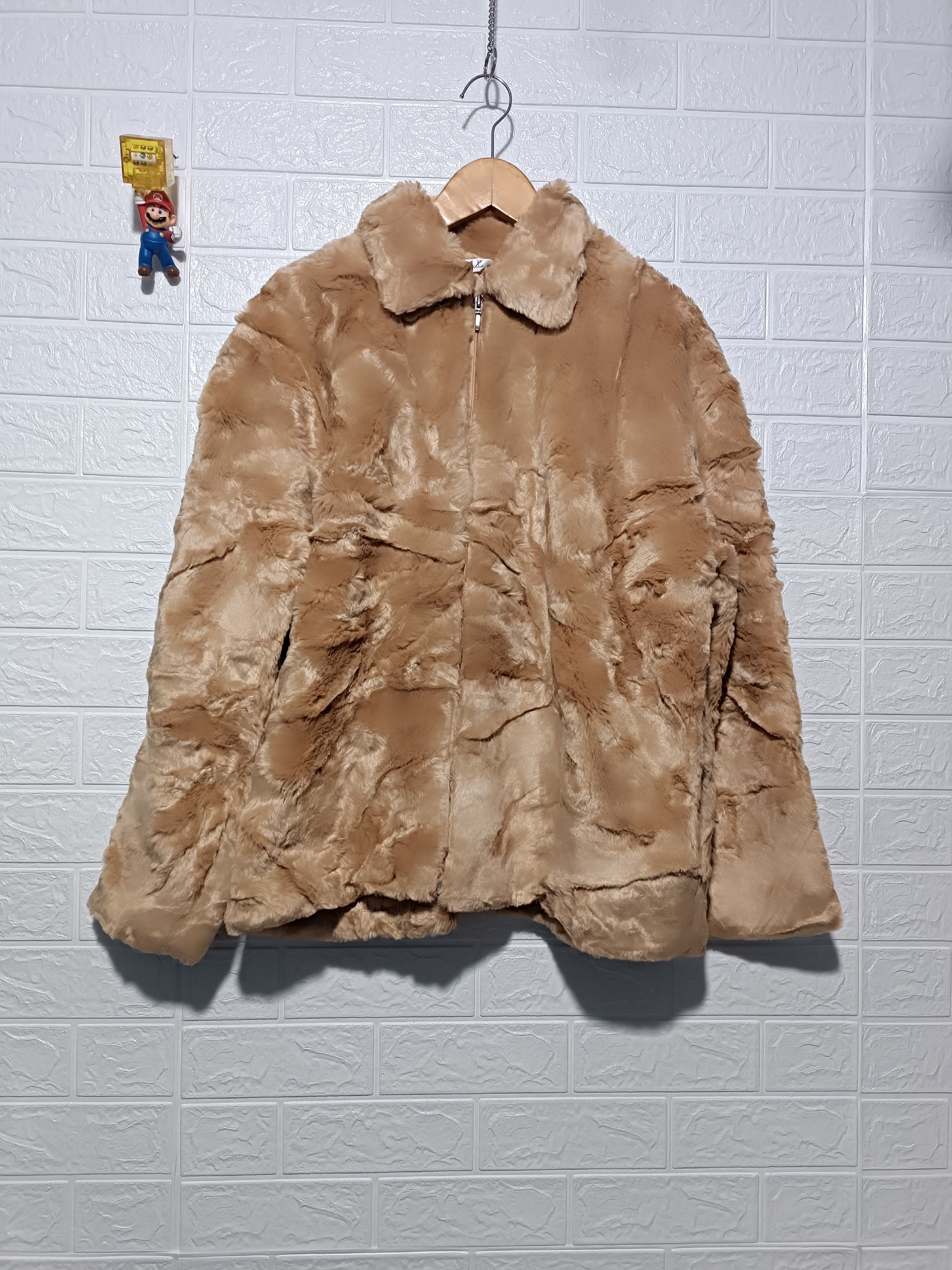Japanese Brand Vintage Faux Fur Zip Up Coat Winter Jacket Size US L / EU 52-54 / 3 - 1 Thumbnail