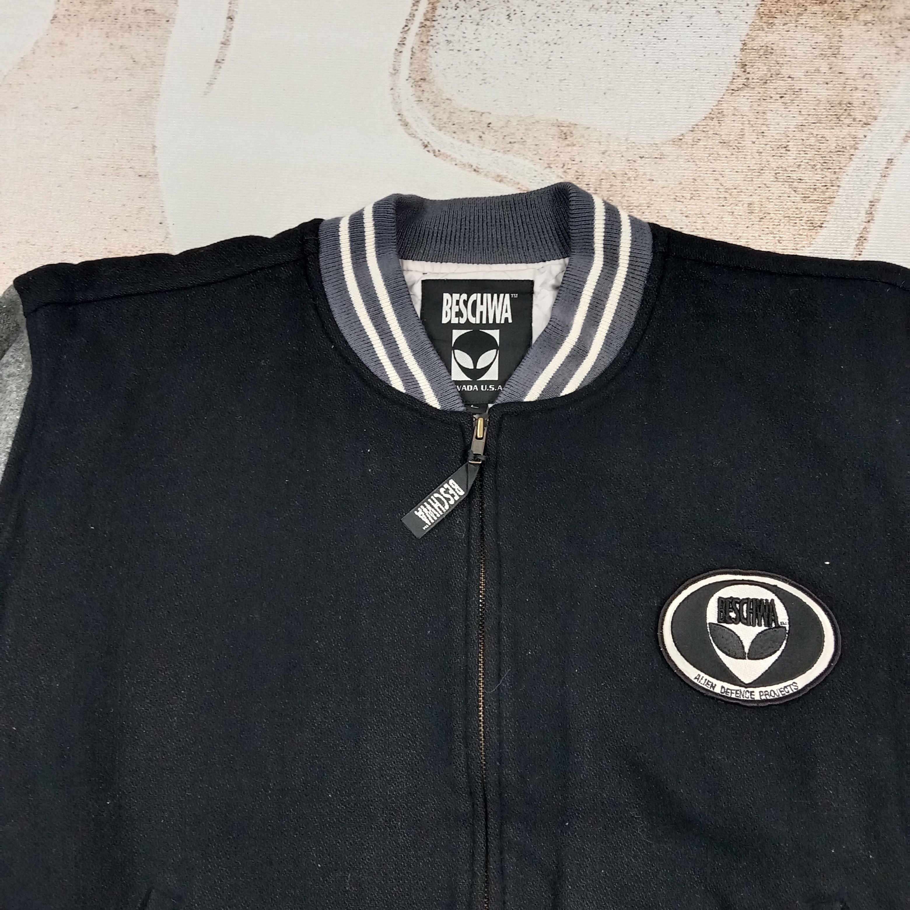 Vintage 90's Beschwa Alien American Varsity Jacket C290N31 Size US L / EU 52-54 / 3 - 4 Thumbnail