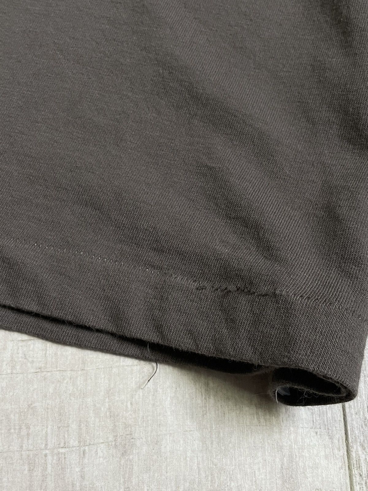Kaws × Uniqlo Uniqlo x Kaws T-Shirt Brown Logo RARE Size US L / EU 52-54 / 3 - 7 Thumbnail
