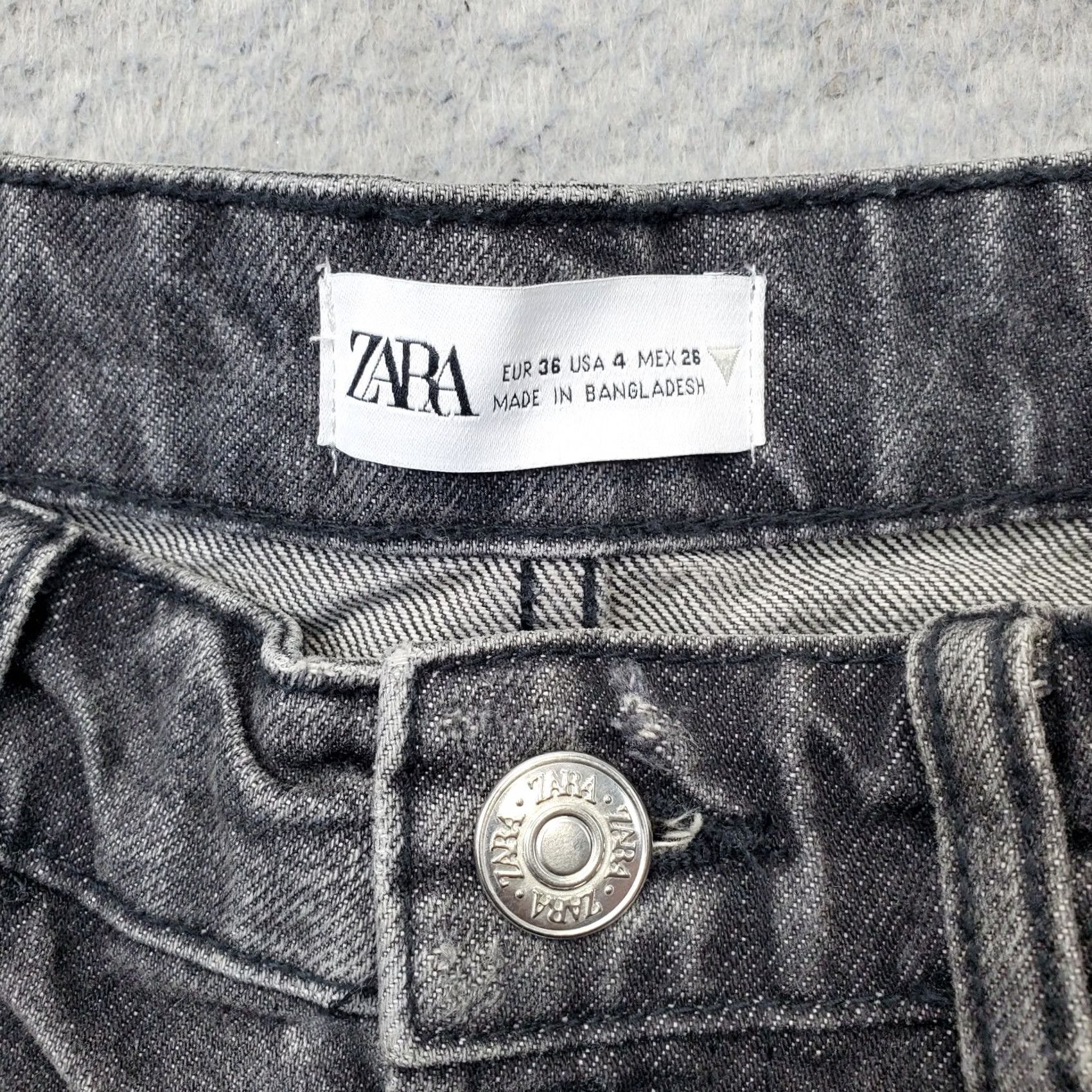 Zara Zara Womens Jeans Shorts 4 Gray Denim Casual Comfort 5-Pocket Dark Wash Straight Size 27" / US 4 / IT 40 - 6 Thumbnail