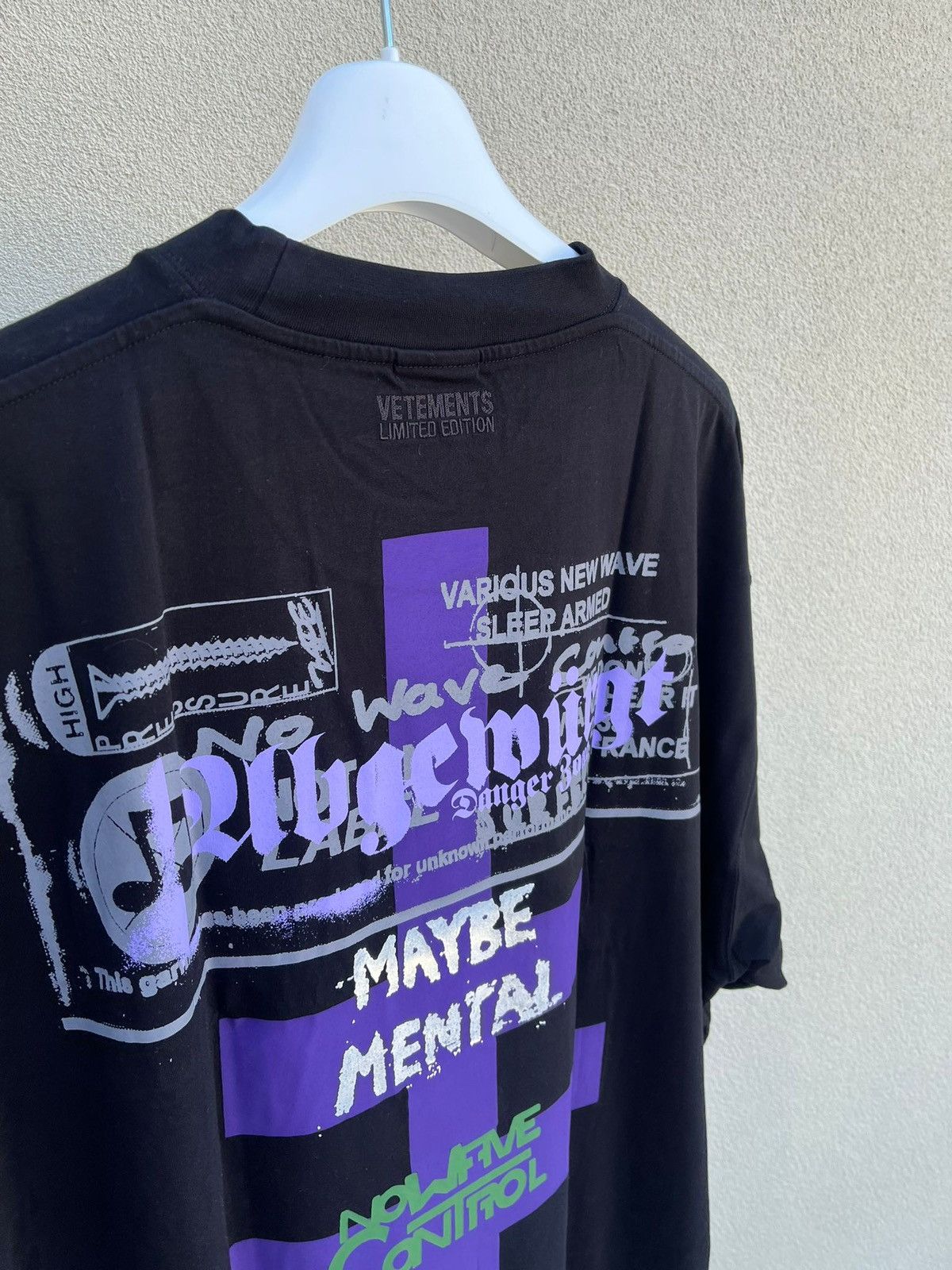 Vetements Maybe Mental T-Shirt in Black Size US XL / EU 56 / 4 - 19 Thumbnail