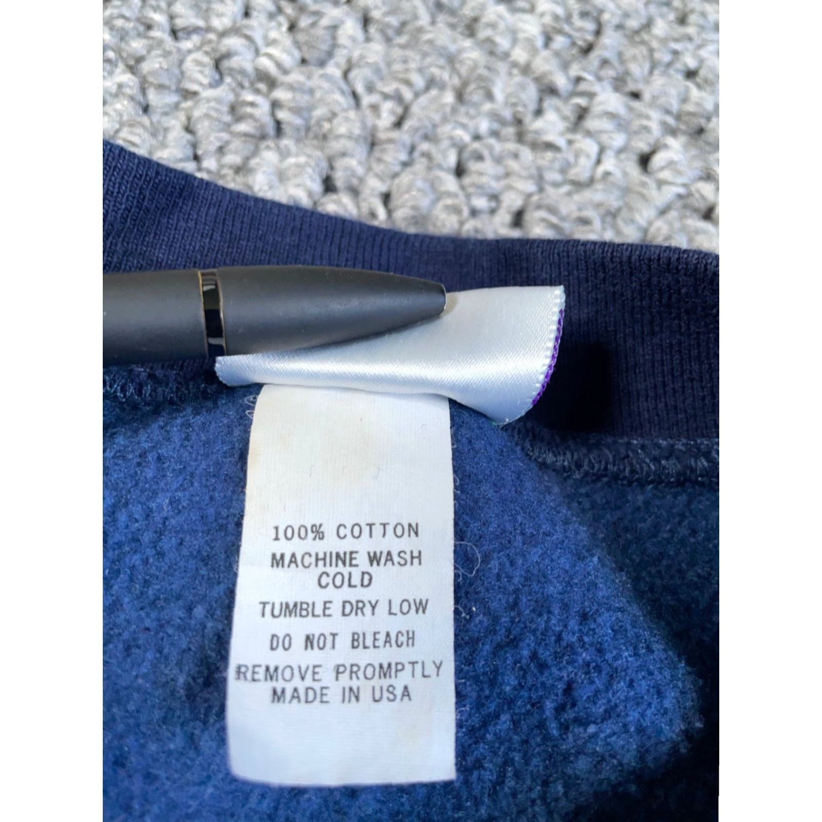Vintage VINTAGE Bay City Michigan Sweatshirt Men’s Medium Blue Heavyweight Crewneck Graphic Print 90s City Retro Pullover Size US M / EU 48-50 / 2 - 4 Thumbnail