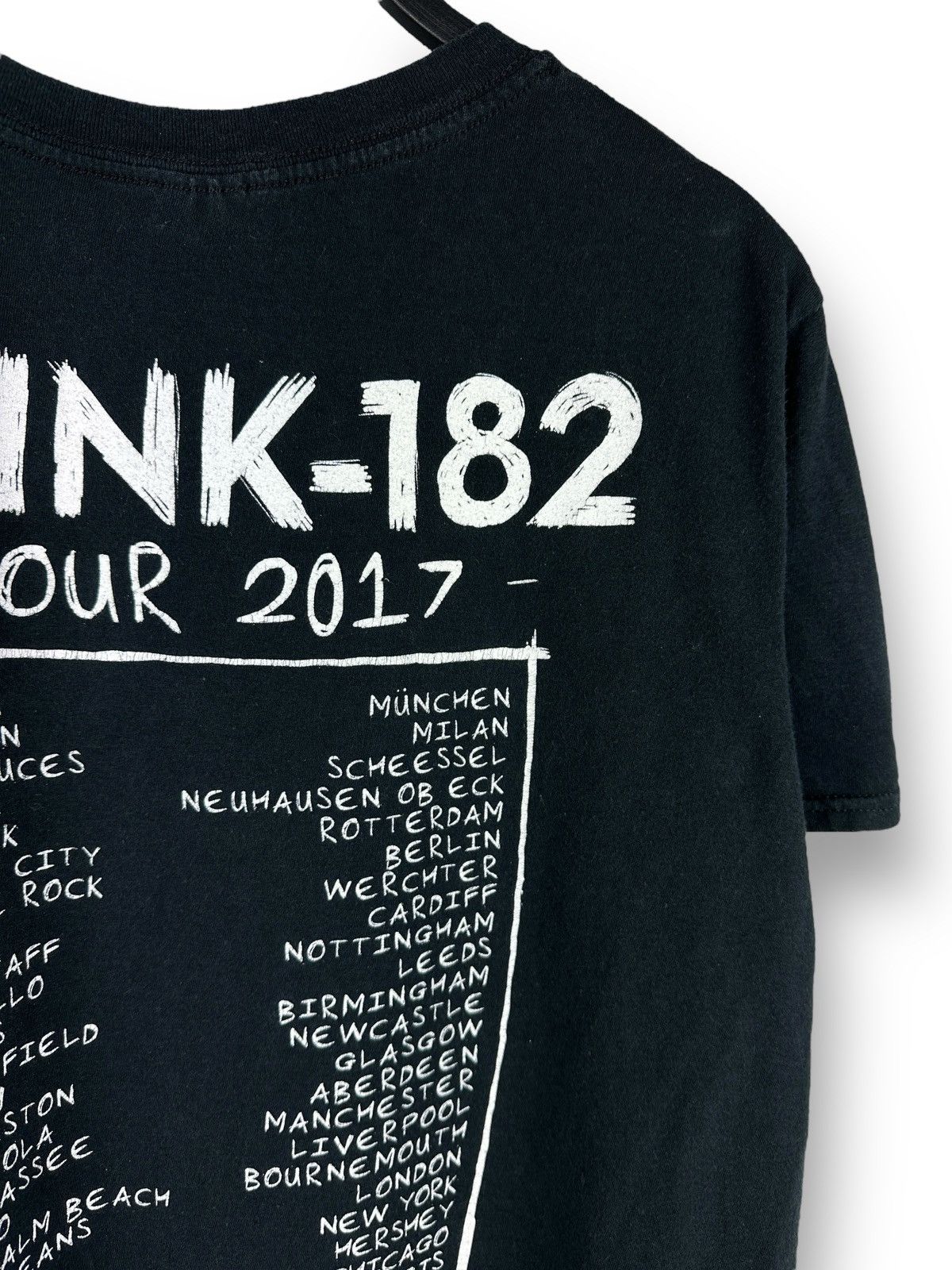 Band Tees Blink 182 Tour 2017 T-Shirt Punk Band Women’s Size M Size M / US 6-8 / IT 42-44 - 14 Thumbnail