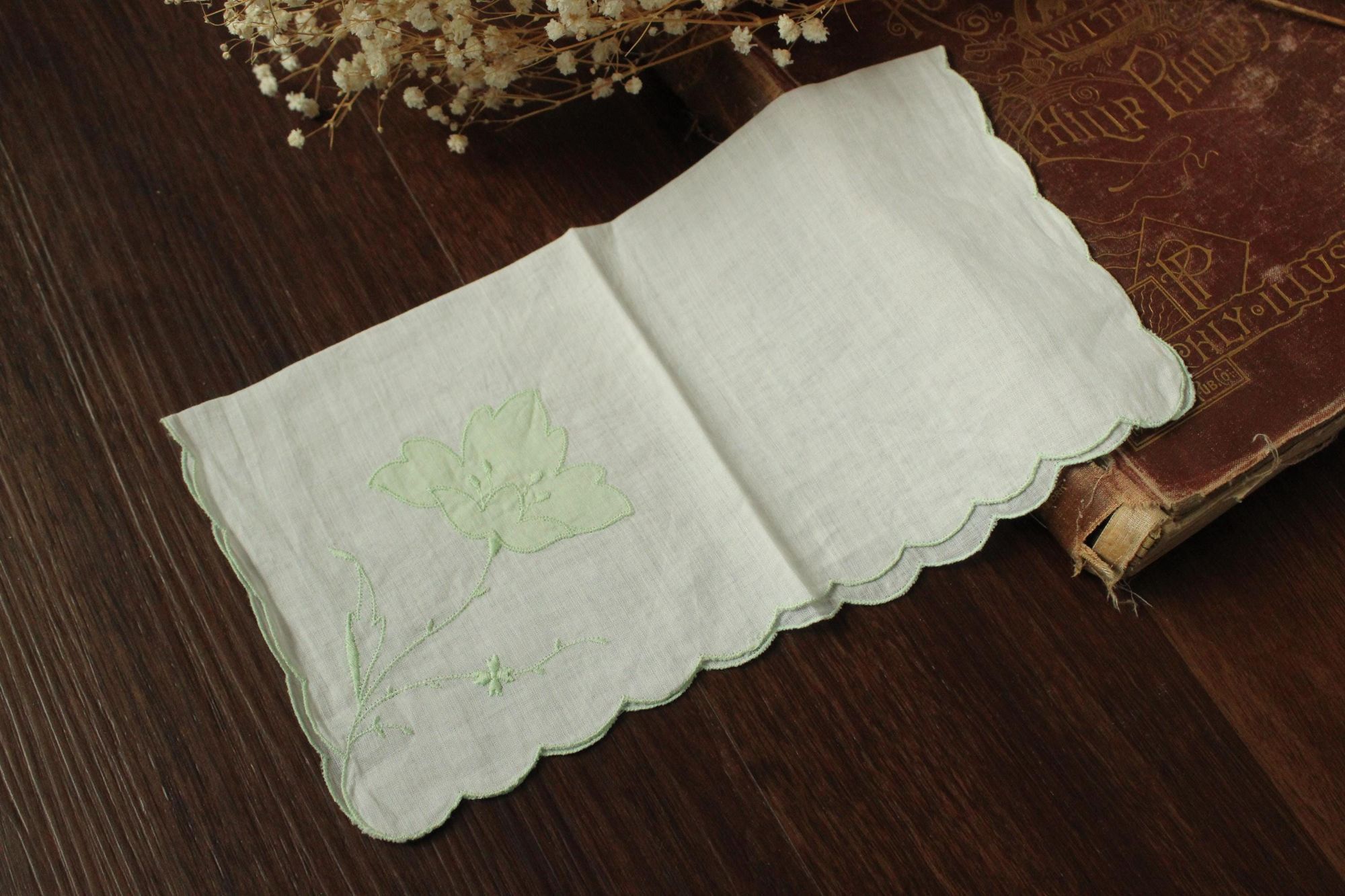 Vintage Vintage Handkerchief, Green Flower Applique and Embroidery o Size ONE SIZE - 5 Thumbnail
