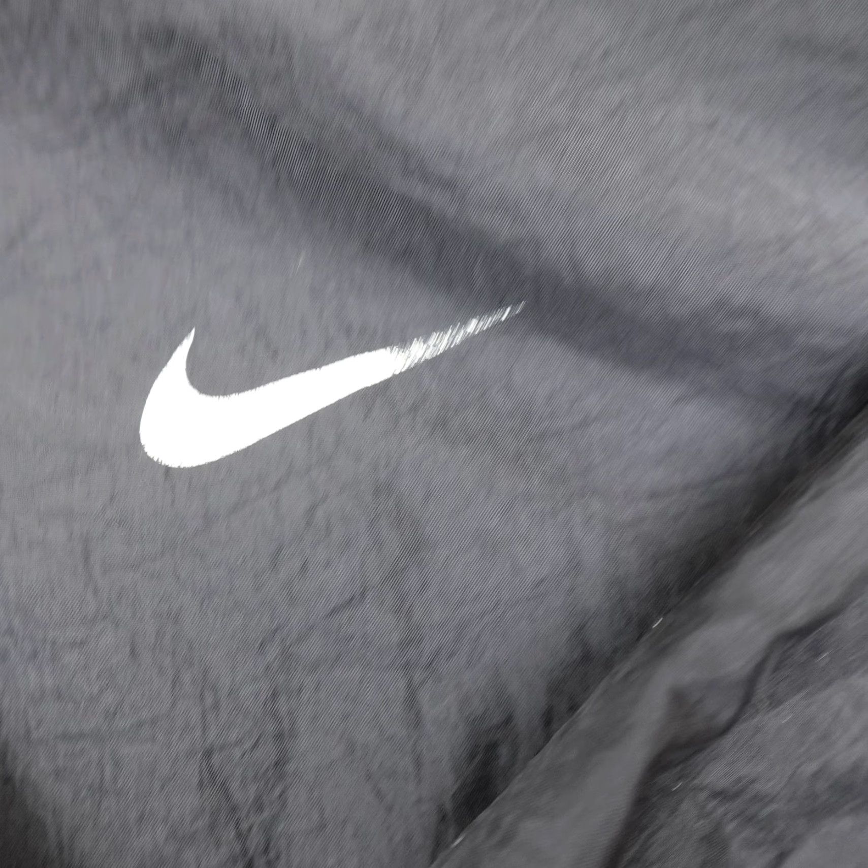 Nike VINTAGE Nike Jacket Womens L Black Hooded Windbreaker Full Zip Coat Logo 90s Y2K Mens Womens Girls Boys Size L / US 10 / IT 46 - 4 Thumbnail