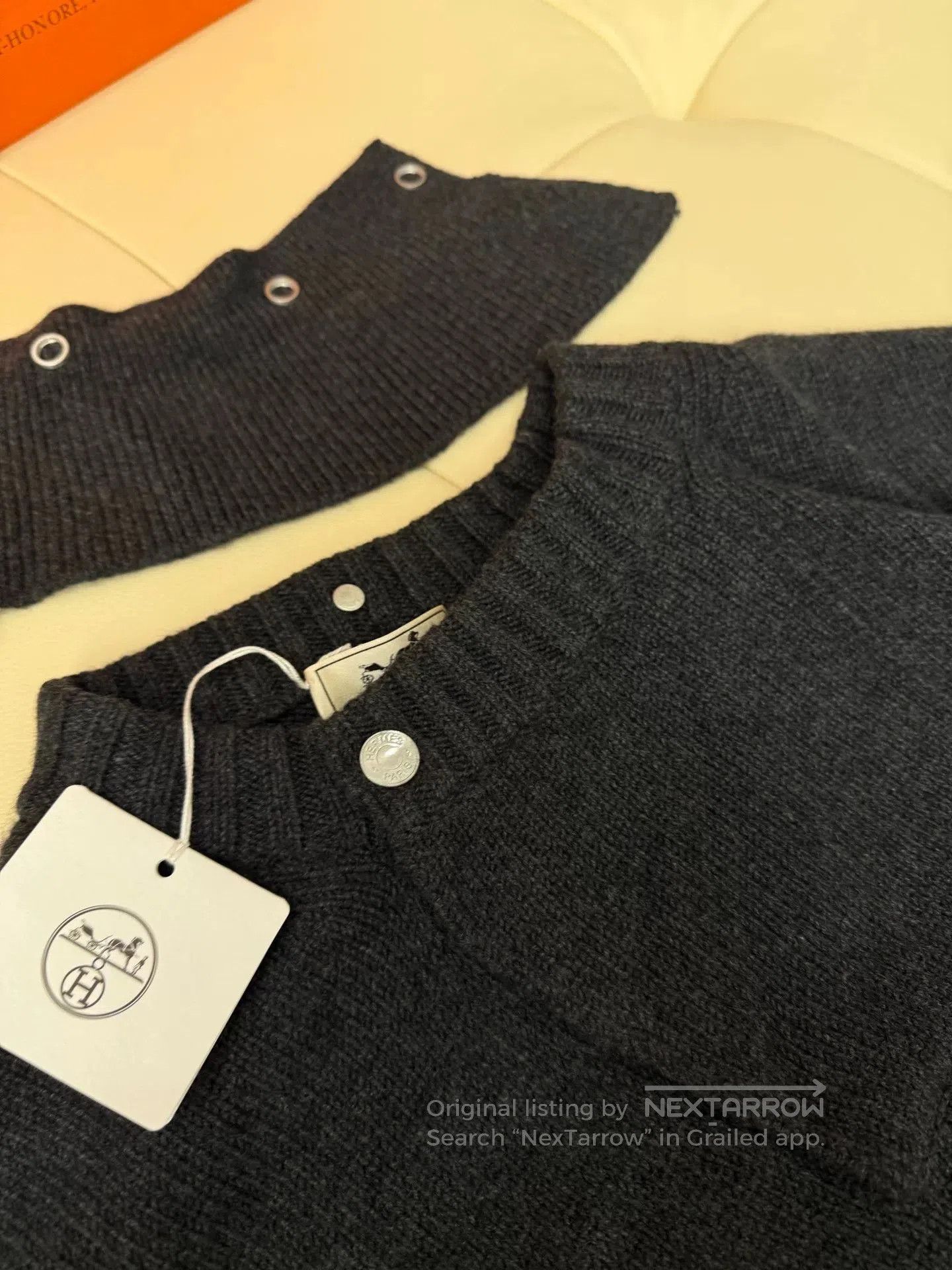Hermes Hermes Men's Cashmere Sweater with Removable Collar. Size US XL / EU 56 / 4 - 6 Thumbnail
