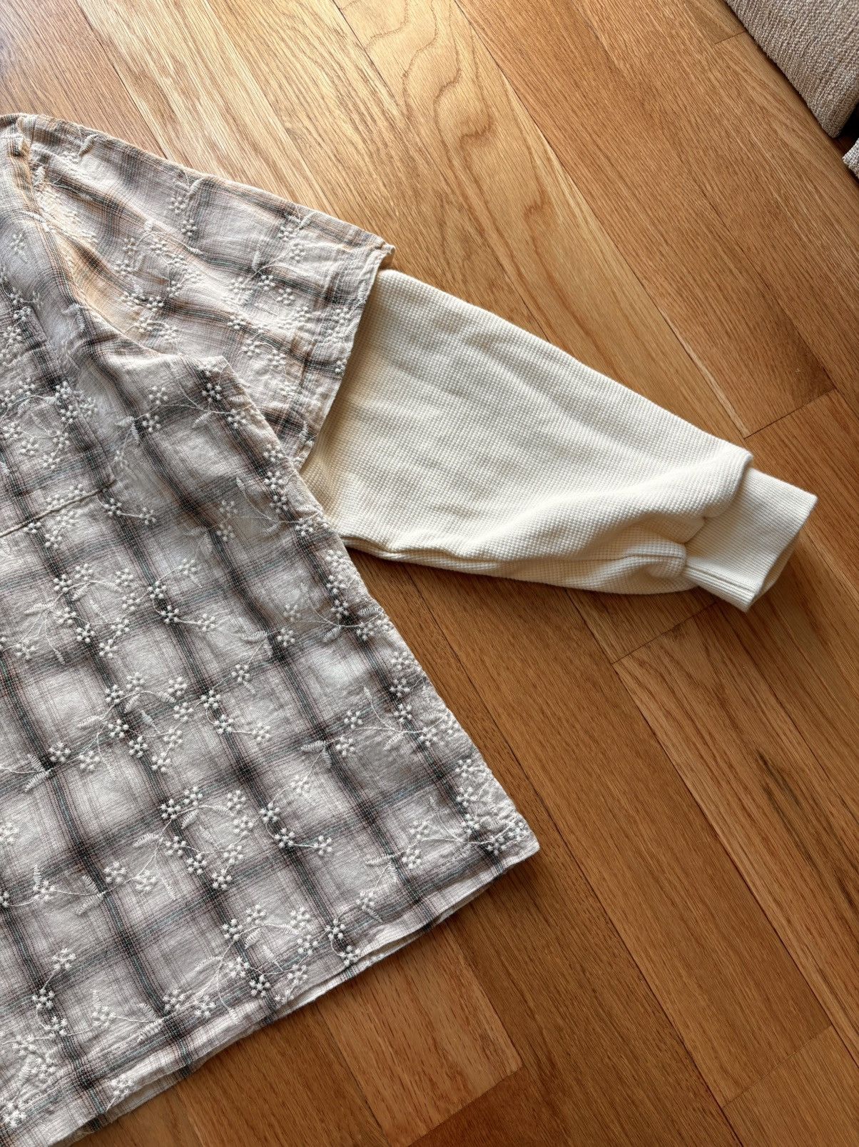 Other Vitesse Haute Cropped Boxy Embroidery Waffle Button Up L Size US L / EU 52-54 / 3 - 10 Thumbnail