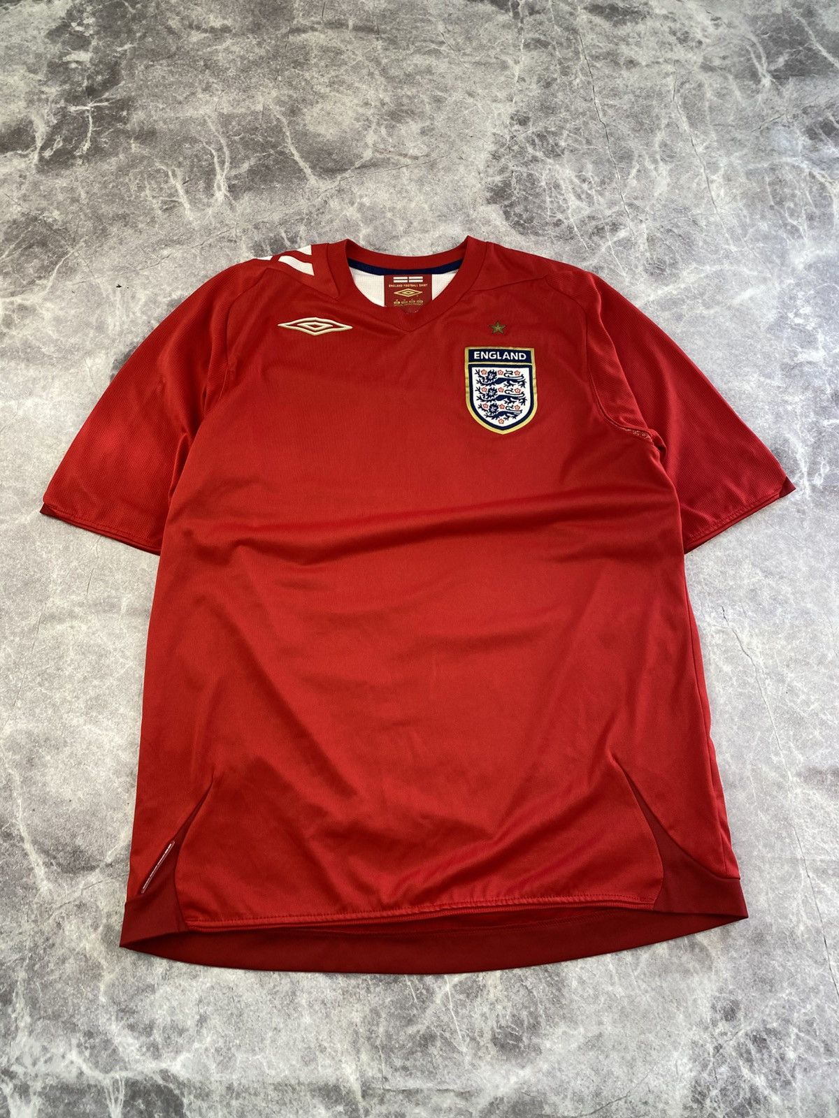 Umbro Umbro England 2006-2008 Soccer Jersey Size: M Size US M / EU 48-50 / 2 - 1 Thumbnail