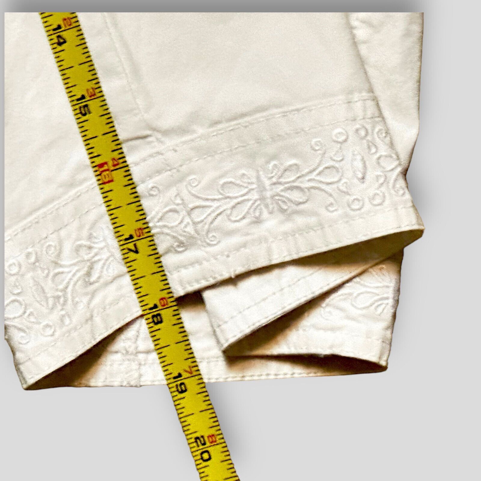Coldwater Creek Coldwater Creek Ladies 14 White Capri Cotton/Spandex Lightwe Size 36" / US 14 / IT 50 - 5 Thumbnail
