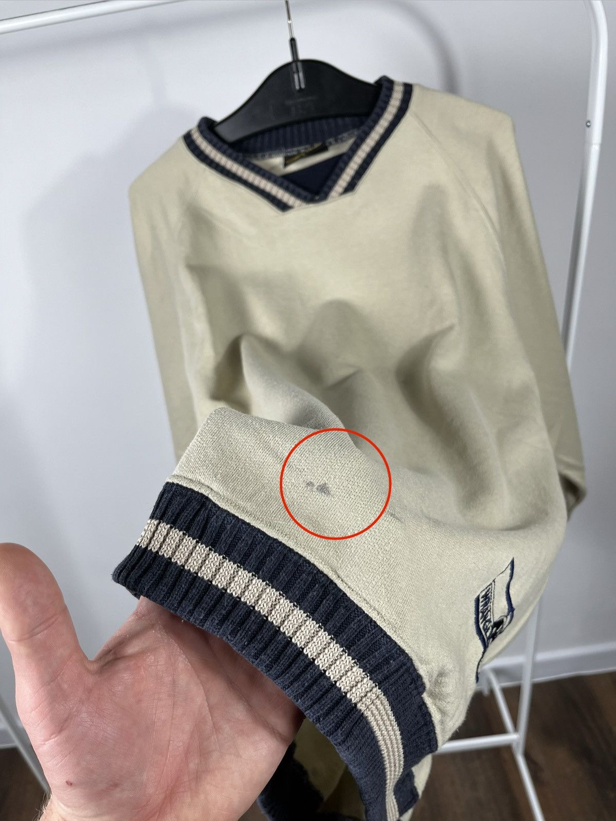 Wrangler Vintage Wrangler Western V-Neck Sweater Beige Navy Size M Size US M / EU 48-50 / 2 - 11 Thumbnail