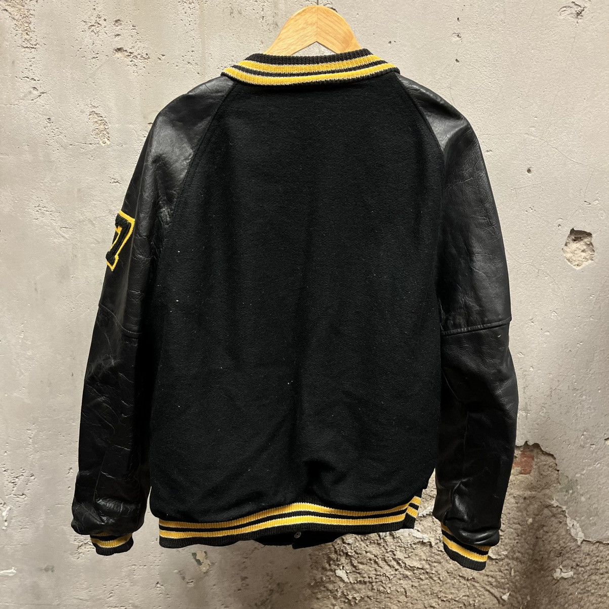 Vintage Vintage 80s Wool & Leather C High School Varsity Jacket 6-7 Size US XL / EU 56 / 4 - 4 Thumbnail