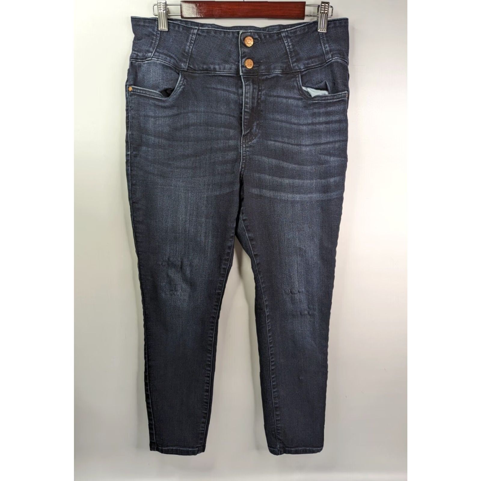 Guess **GUESS Women's Dark Wash Skinny Jeans Size 32 Stretch Black** User: GUESS Women's Dark Wash Skinny Jeans Size 32 Stretch Black Size 24" / US 00 / IT 34 - 2 Thumbnail