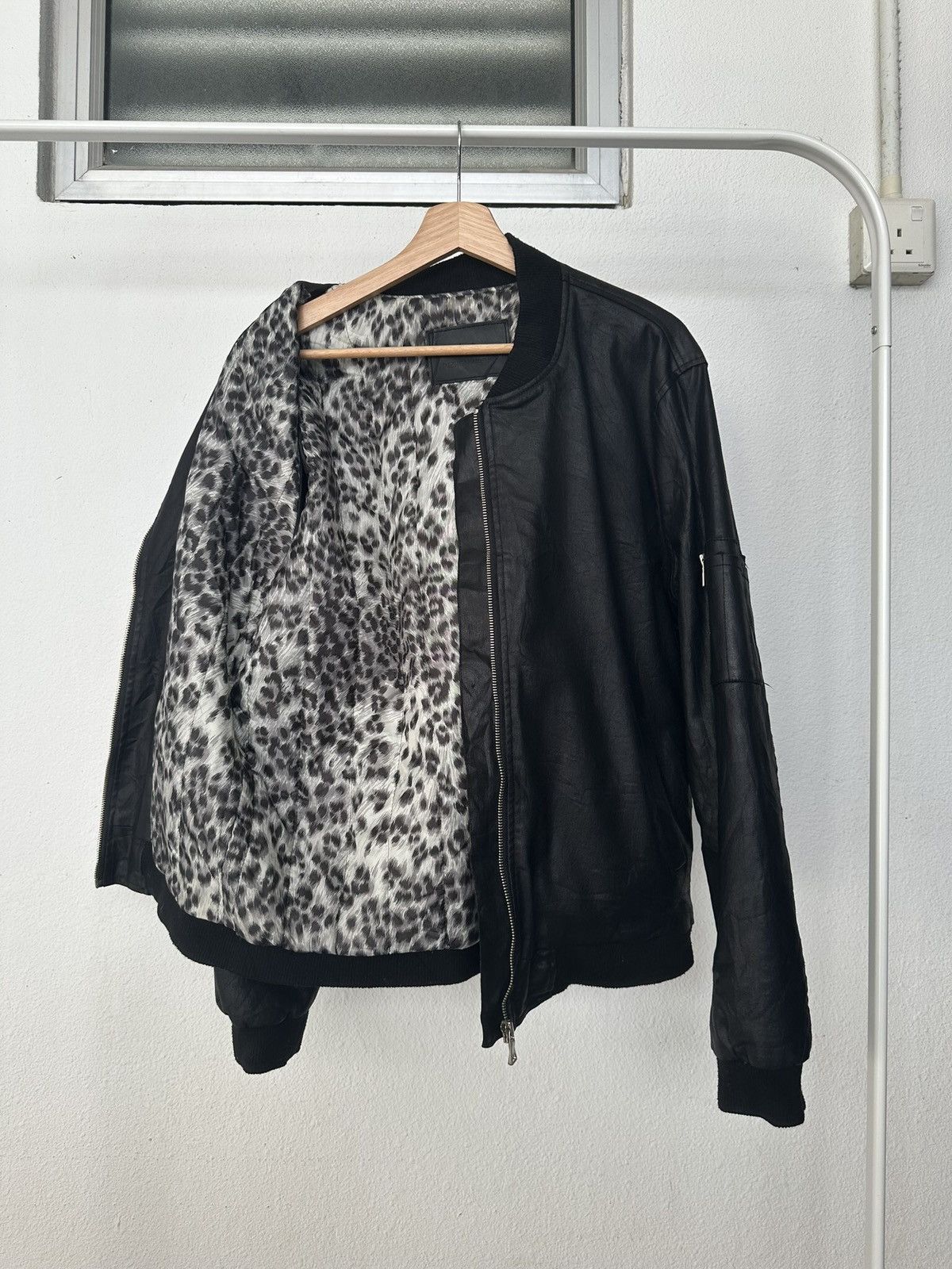 ABAHOUSE 🔥Rare🔥 Designworks coated black bomber jacket Size US L / EU 52-54 / 3 - 13 Thumbnail
