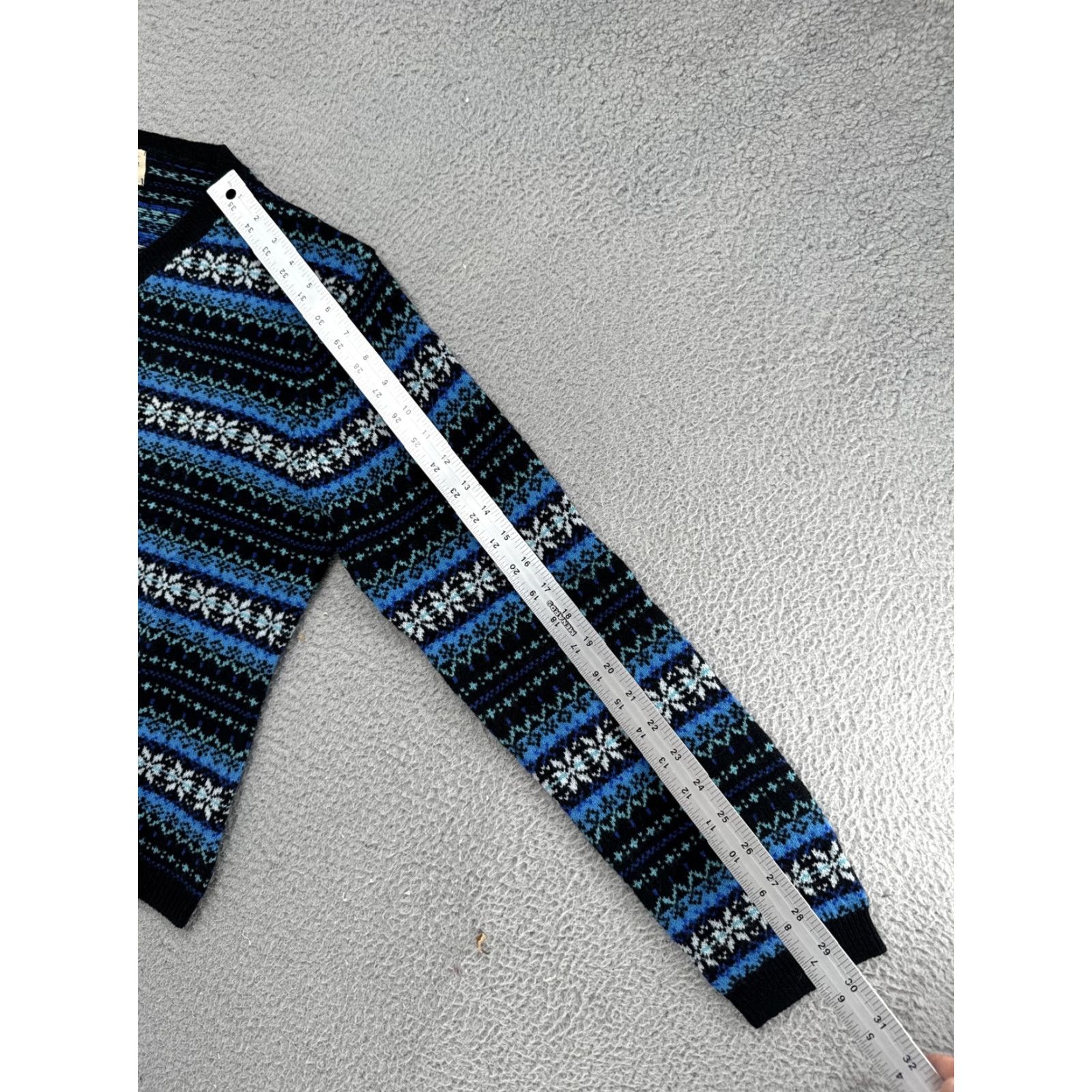 Vintage VTG St. Johns Bay Women’s Pullover 100% Washable Lambs Wool Sweater Size XL Blue White V Neck Nordic Fair Isle Knit Wool Pullover Womens Size XL / US 12-14 / IT 48-50 - 7 Thumbnail