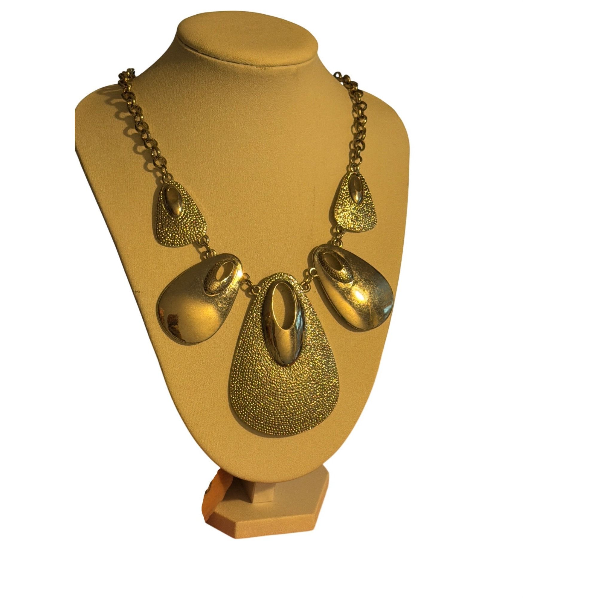 Other Vtg Erica Lyons Silver Tone Bib Necklace Teardrop Textured D Size ONE SIZE - 1 Thumbnail