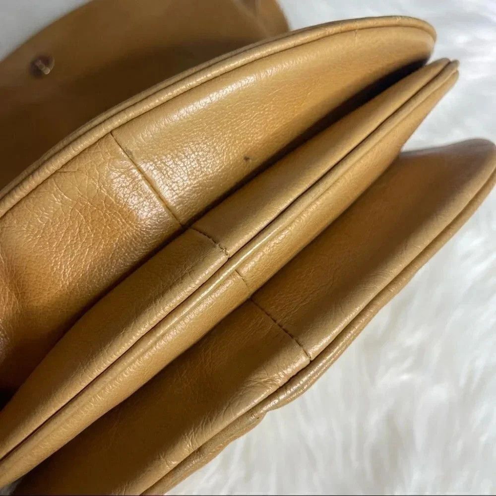 Lord & Taylor Lord & Taylor Leather Vintage Small Shoulder Handbag Size ONE SIZE - 2 Thumbnail