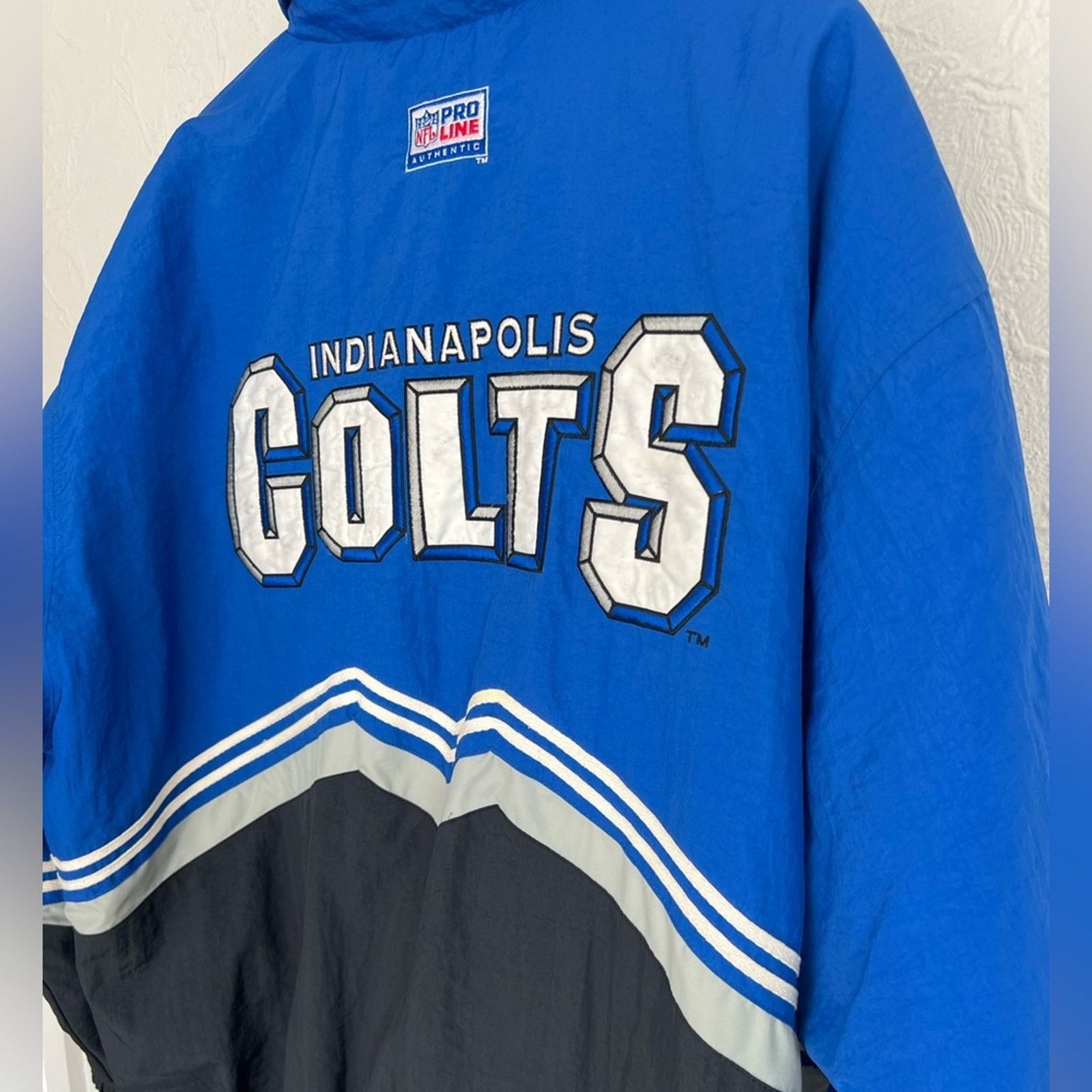 Logo Athletic Vintage Logo Athletic Indianapolis Colts Jacket Zip Puffer Size US XL / EU 56 / 4 - 4 Thumbnail