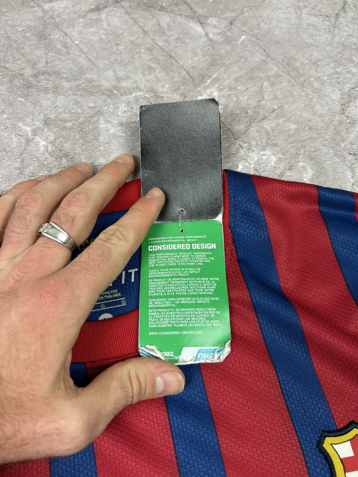 Nike Vintage Nike Barcelona soccer jersey 10 Messi Size L Size US L / EU 52-54 / 3 - 13 Thumbnail