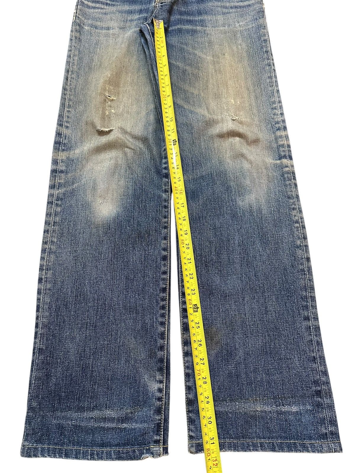 Uniqlo Vintage Japanese Uniqlo Mud Faded Wash Distress Style Jeans Size US 31 - 13 Thumbnail