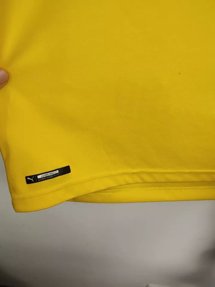 Puma Chris#33 Bundesliga 2018-19 Borussia Dortmund Kit Soccer Size US L / EU 52-54 / 3 - 4 Thumbnail
