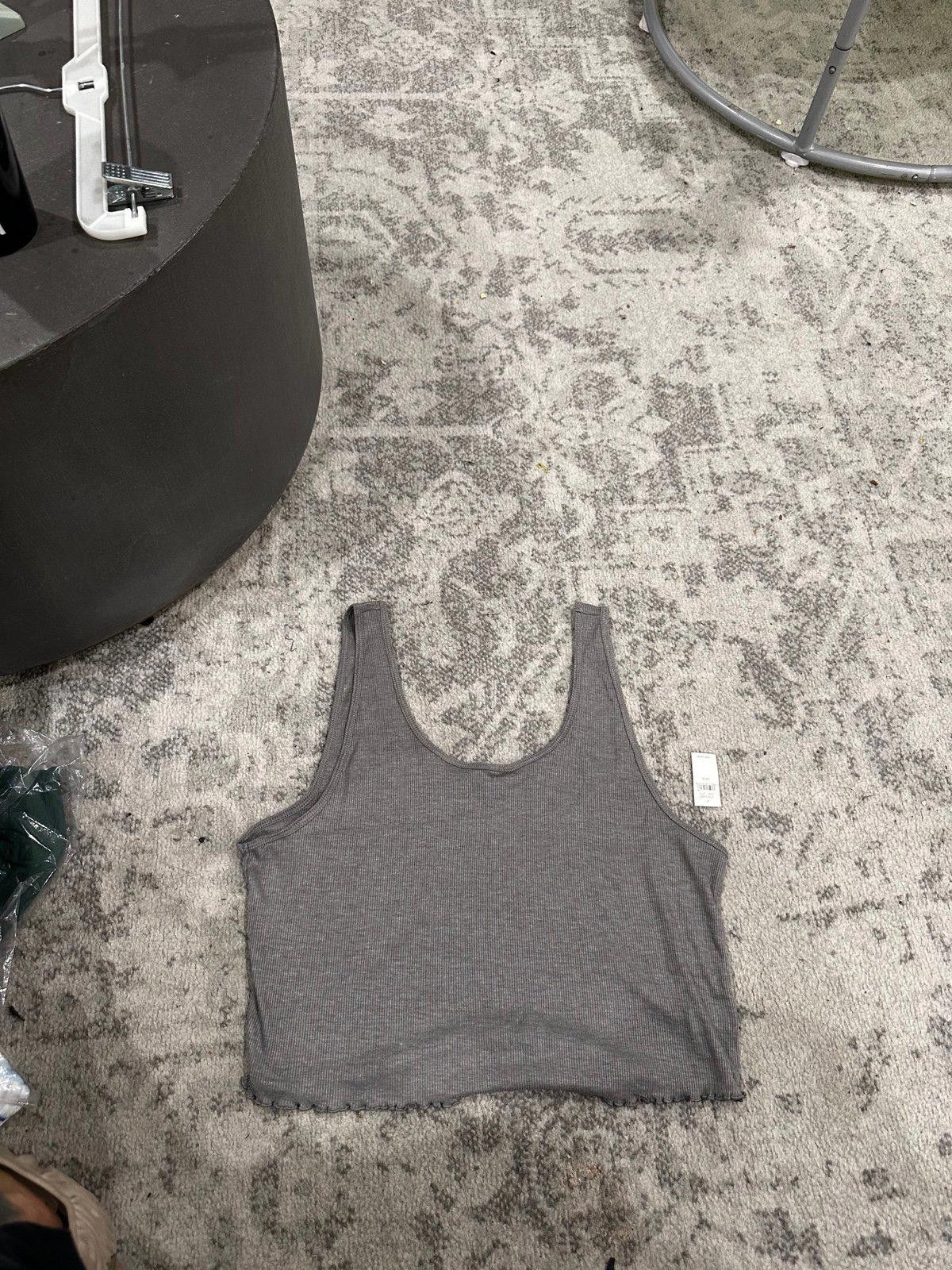 Designer offline by aerie tank top Size XL / US 12-14 / IT 48-50 - 1 Thumbnail