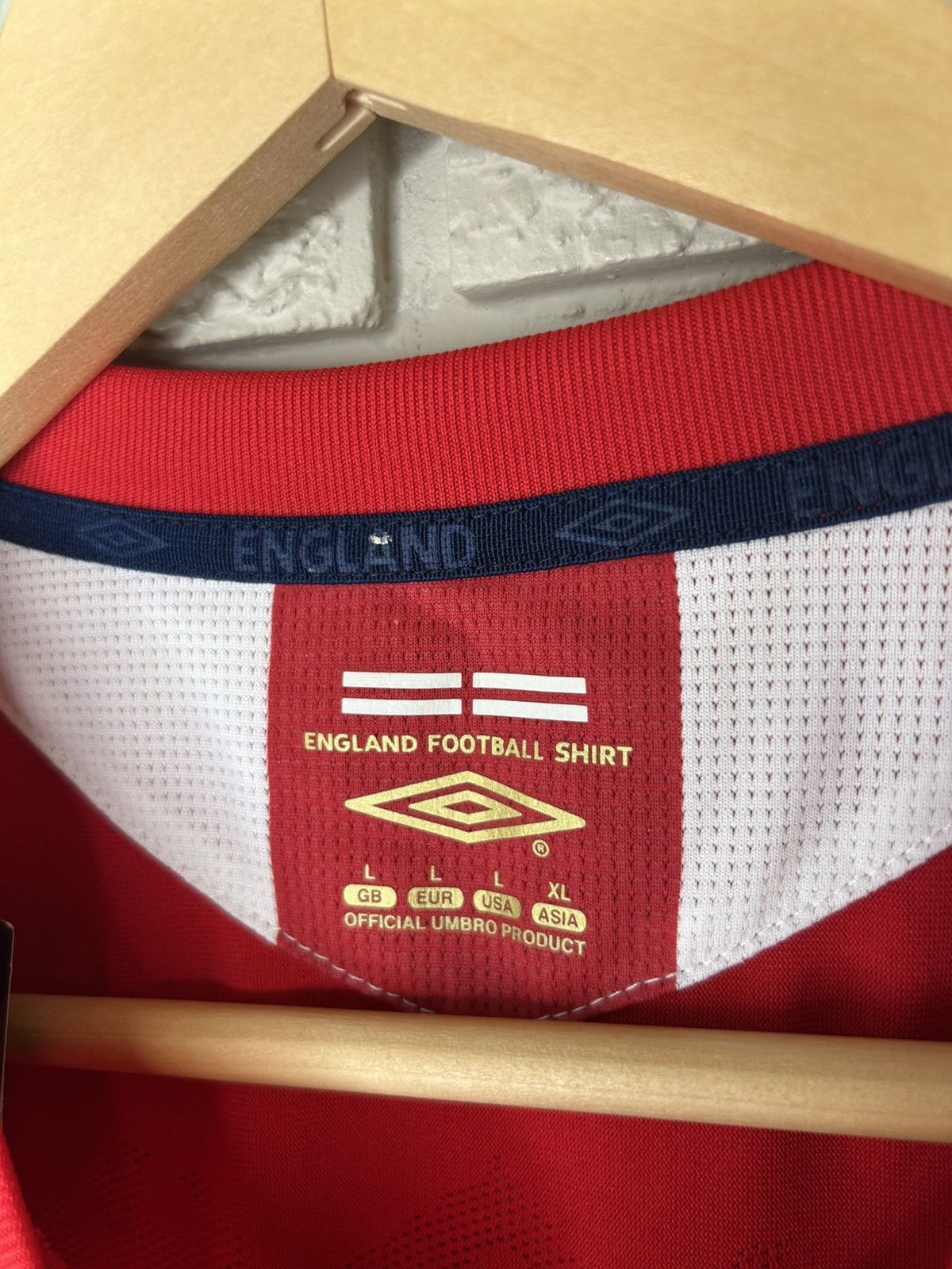 Umbro Vintage Umbro England 2006 Away Jersey Size US L / EU 52-54 / 3 - 10 Thumbnail