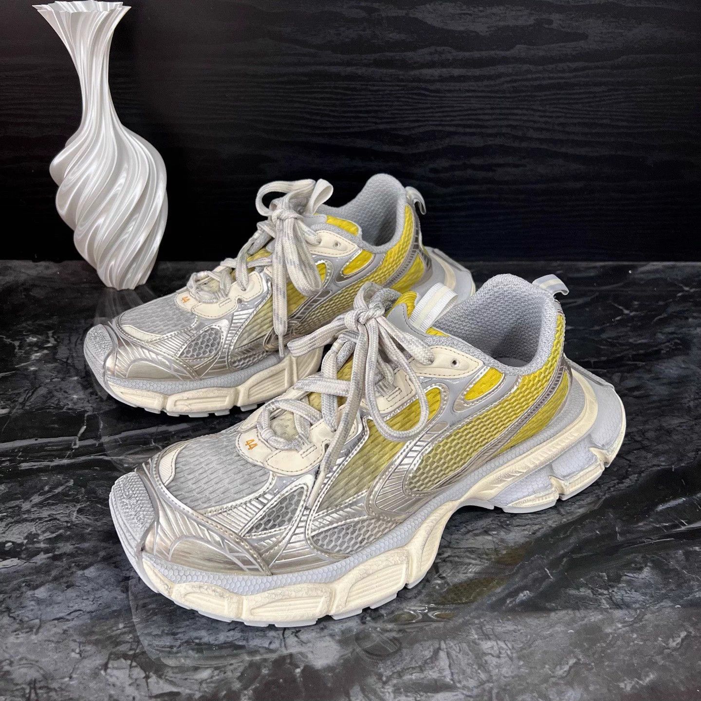 Balenciaga Balenciaga gradient yellow gray 44 sneakers 95 New Size US 11 / EU 44 - 1 Thumbnail