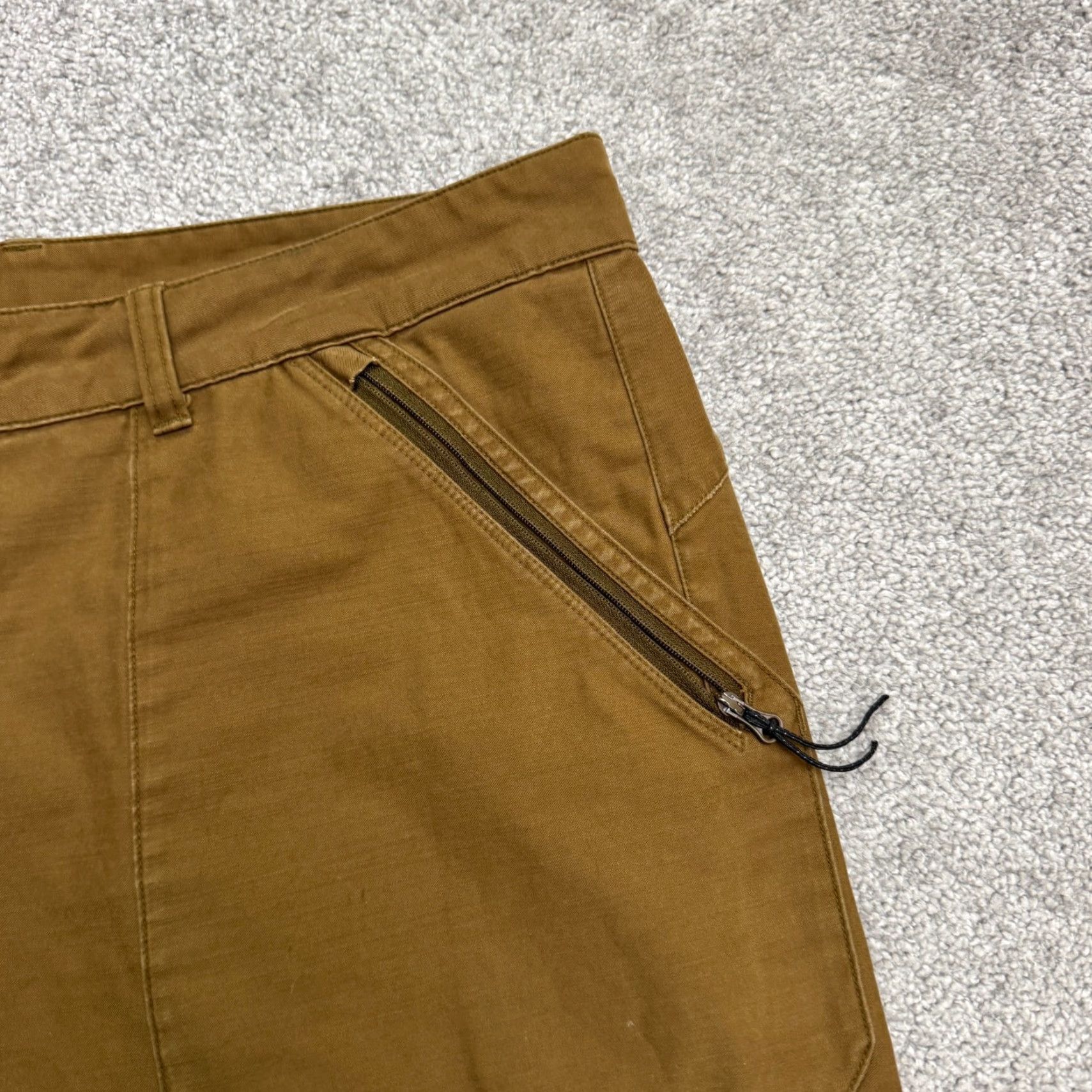 Mountain Hardwear Mountain Hardwear AP Outdoor Shorts Large Brown Utility Zip Pocket Hiking Mens Size US 33 - 5 Thumbnail